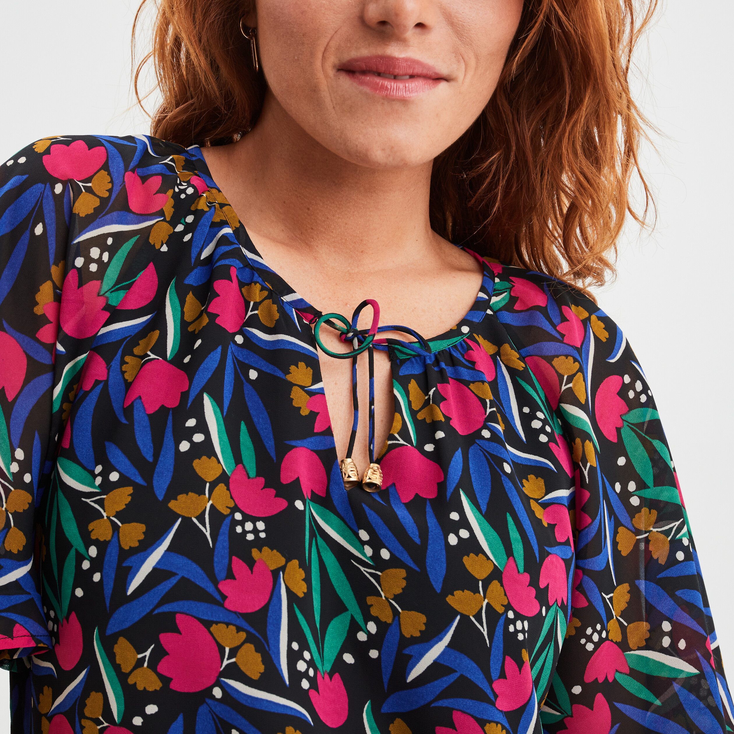 blouse col tunisien avec cordons noir femme Blouse col tunisien avec cordons noir femme