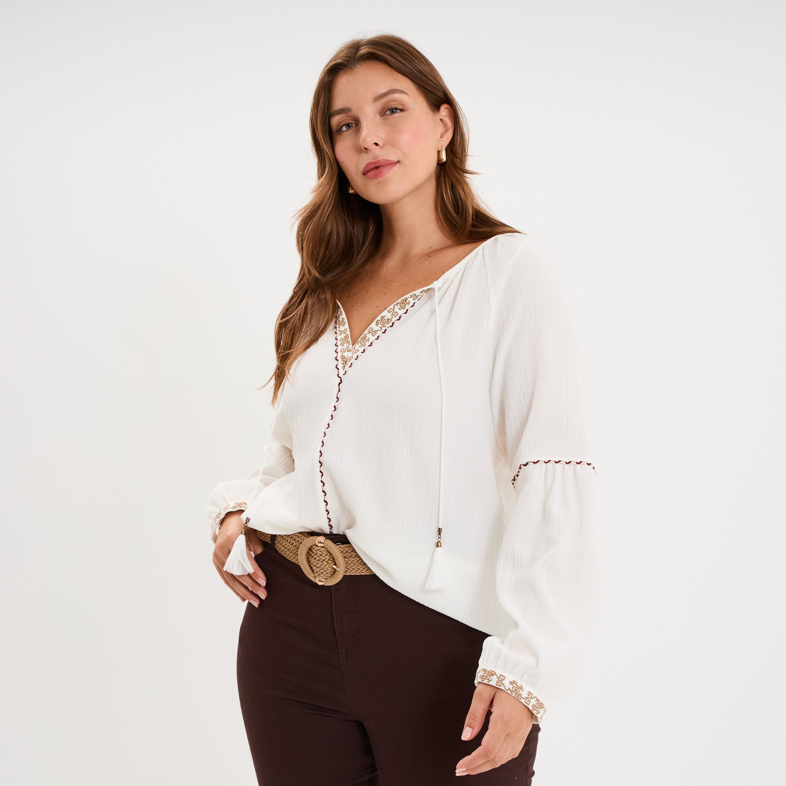 T-shirt col en V broderie et cordons ecru femme grande taille