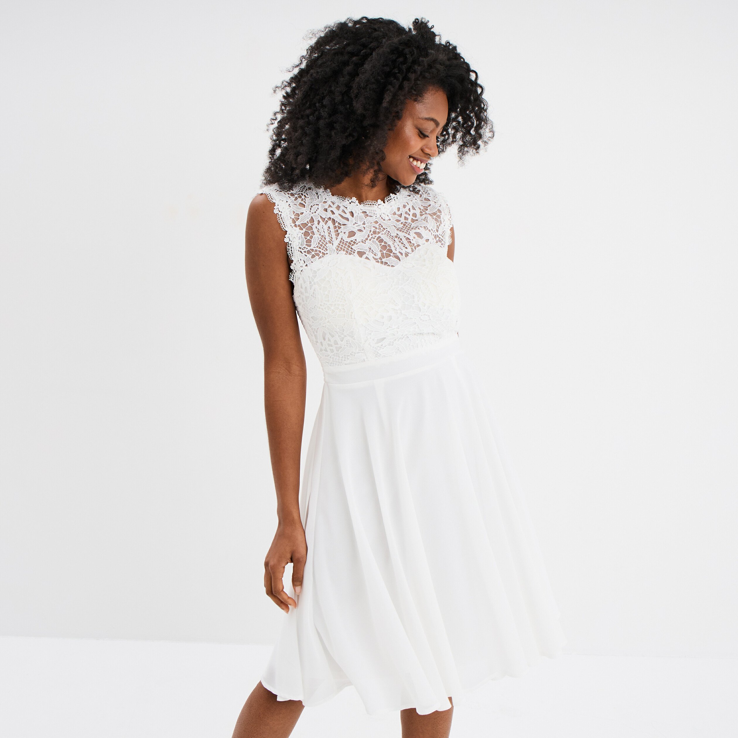 Robe courte buste dentelle sans manches blanc femme