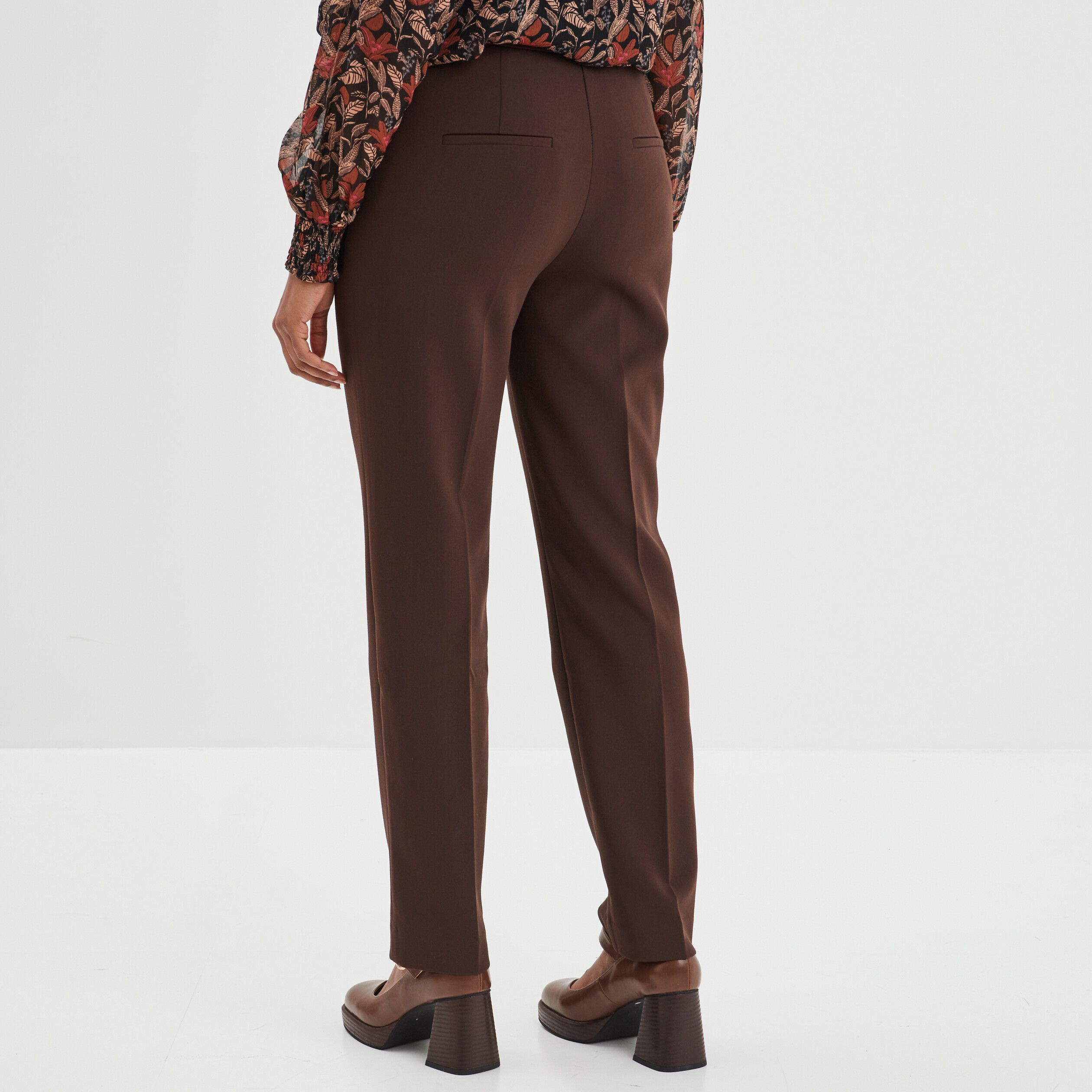 Pantalon city droit a pinces marron fonce femme