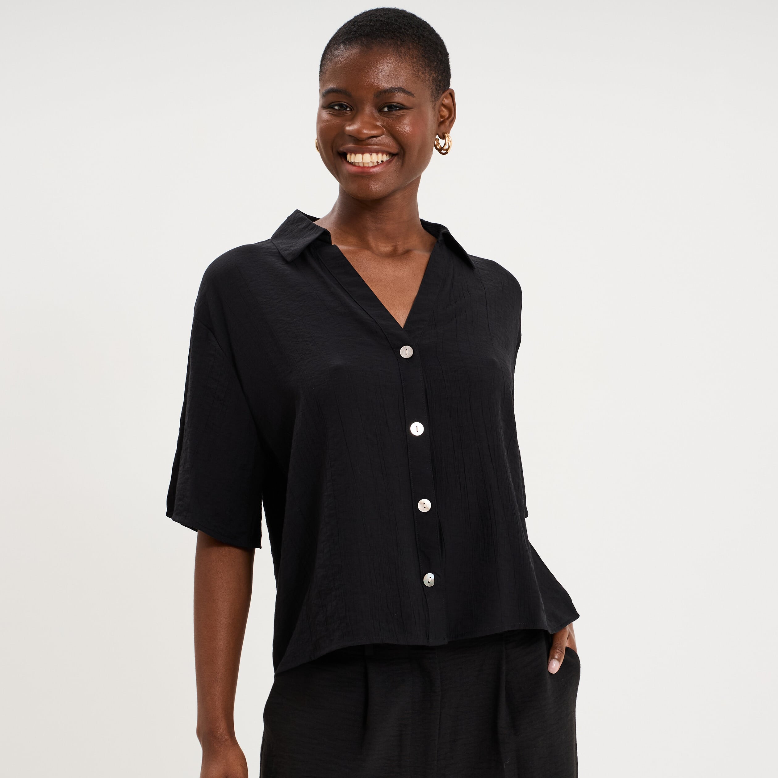 Chemise dos smock&eacute; manches courtes noir femme