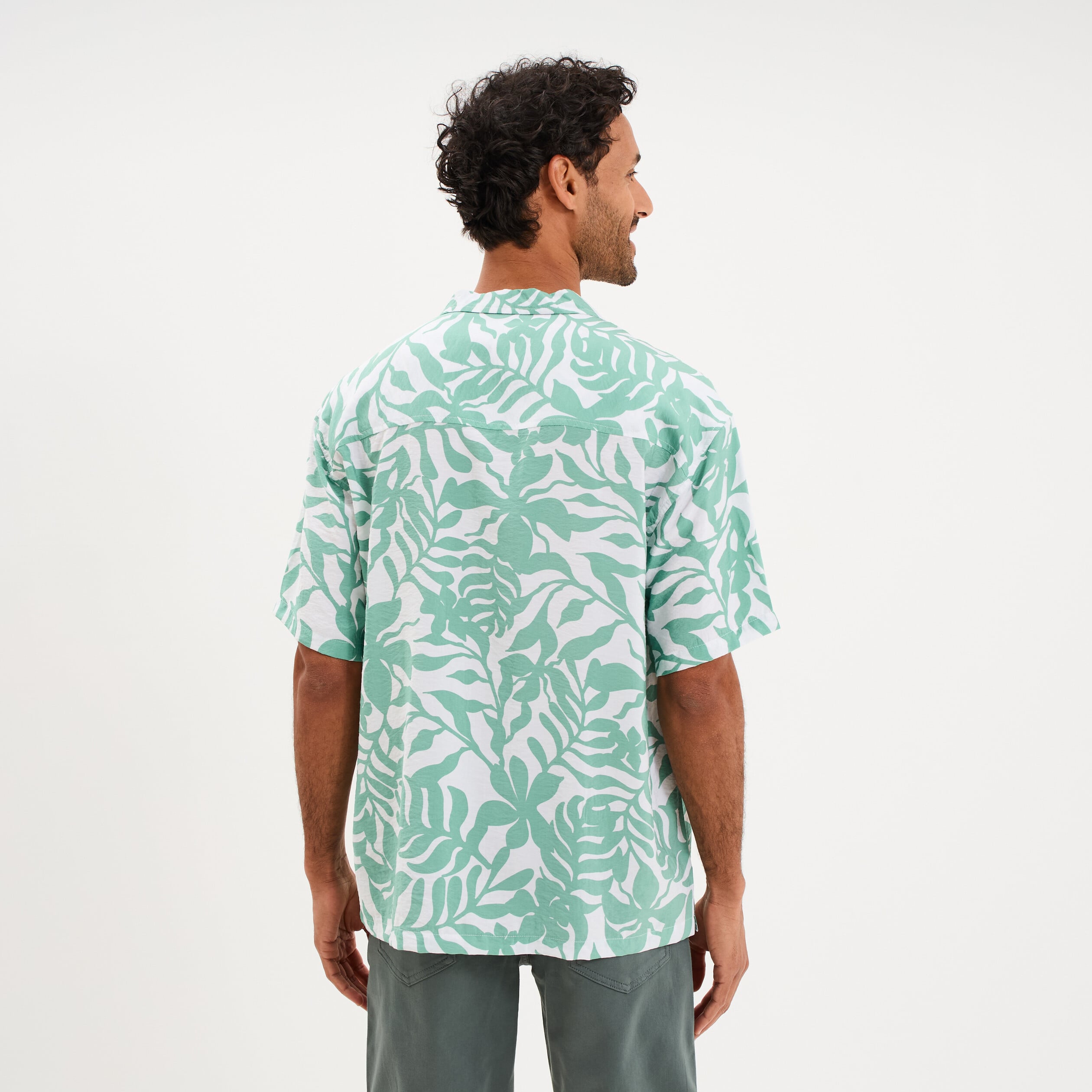 Chemise l&eacute;g&egrave;re textur&eacute;e manches courtes vert homme