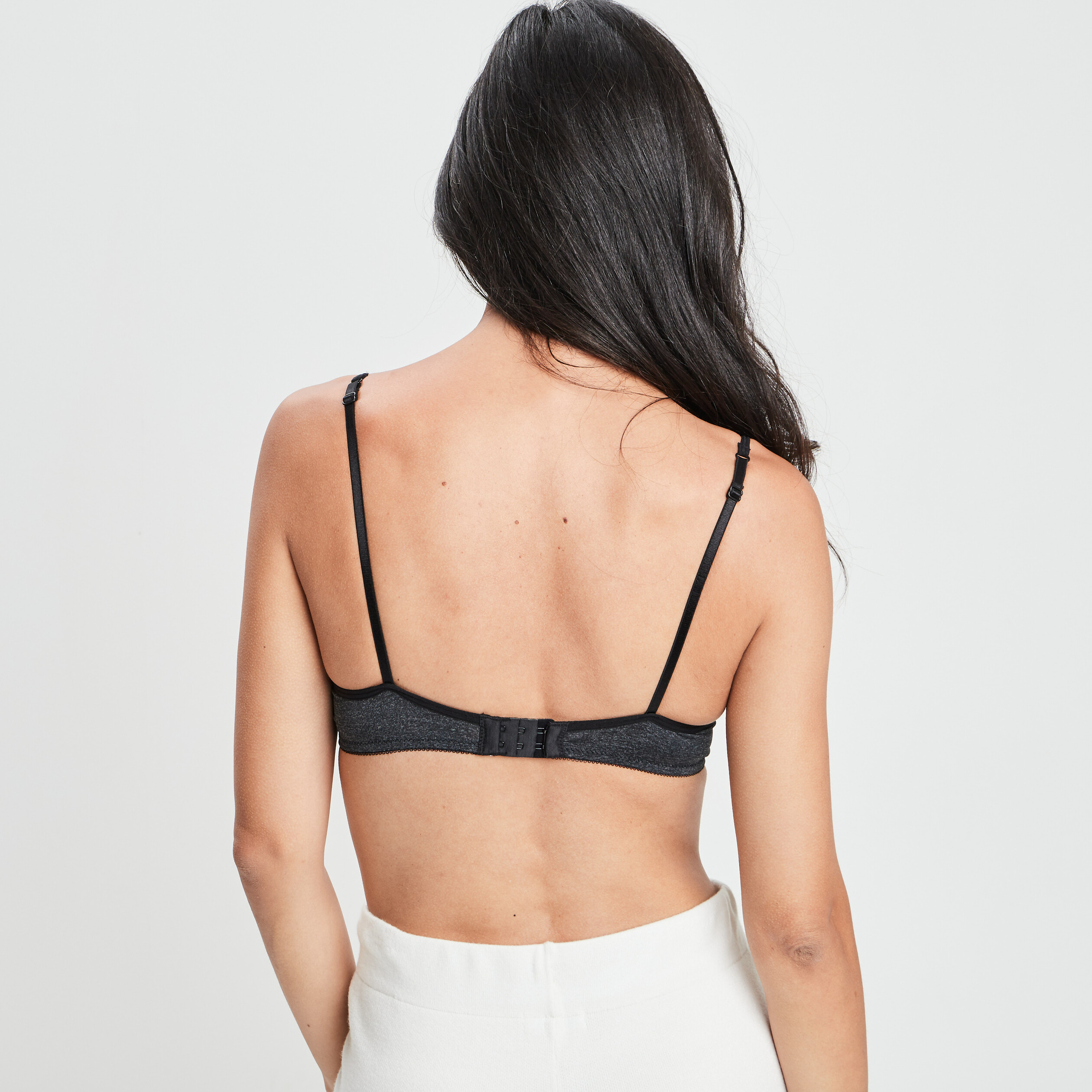 soutien gorge triangle micro dentelle gris fonce femme Soutien-gorge triangle micro dentelle gris foncé femme