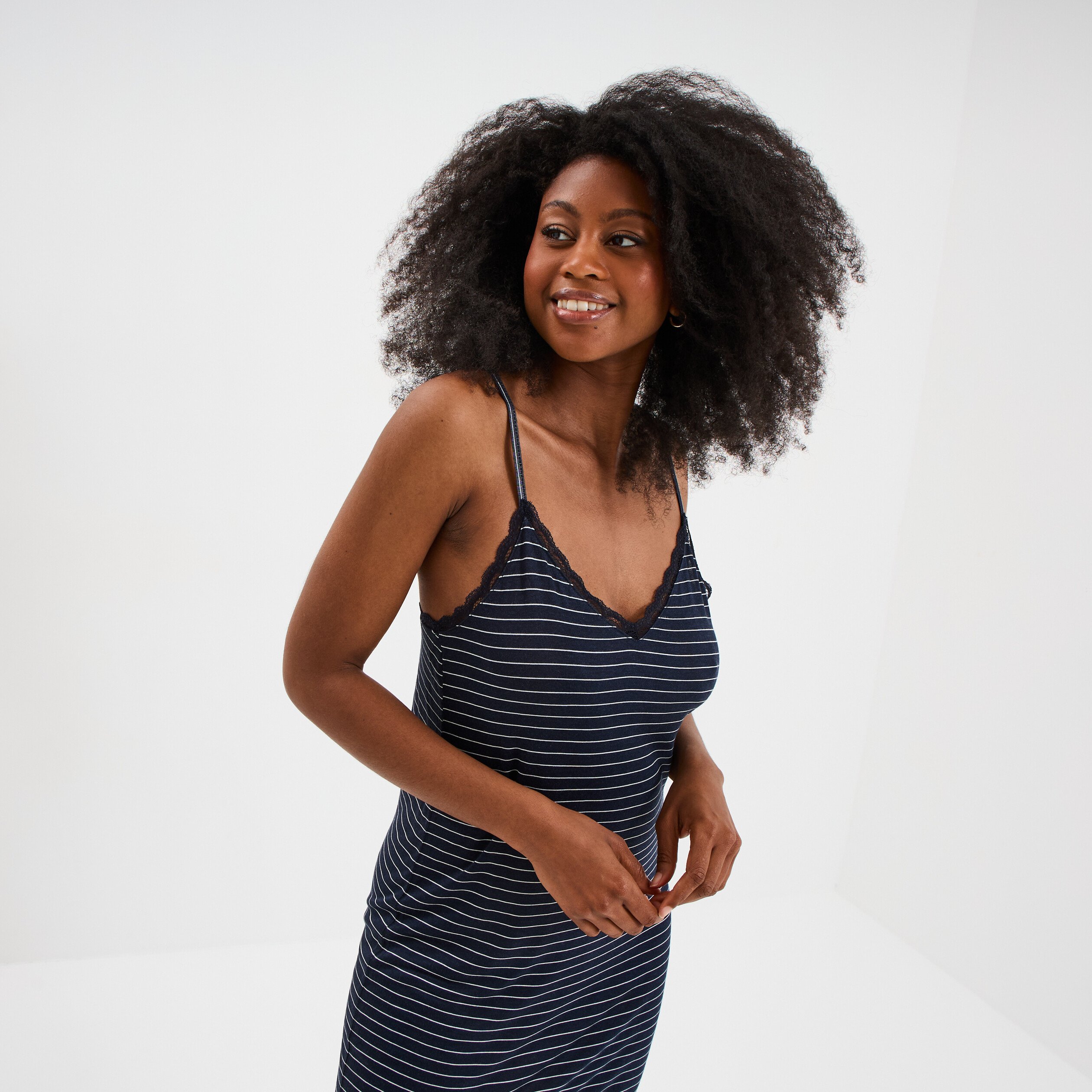 Nuisette courte à bretelles bleu marine femme