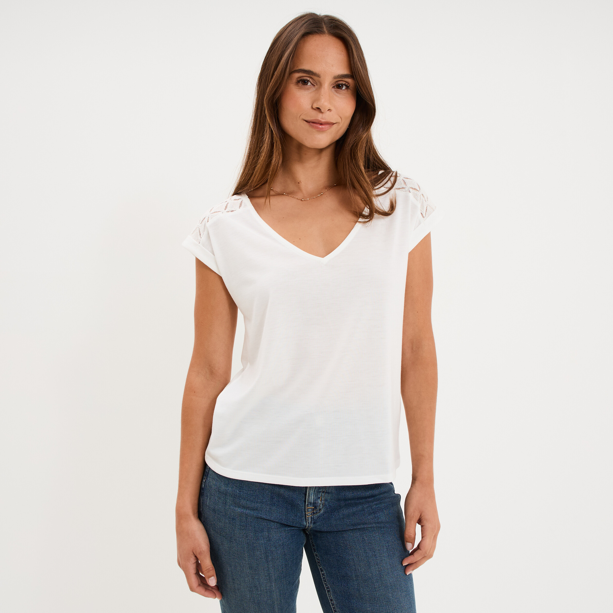 T-shirt col en V ajour&eacute; &eacute;paules et dos blanc femme