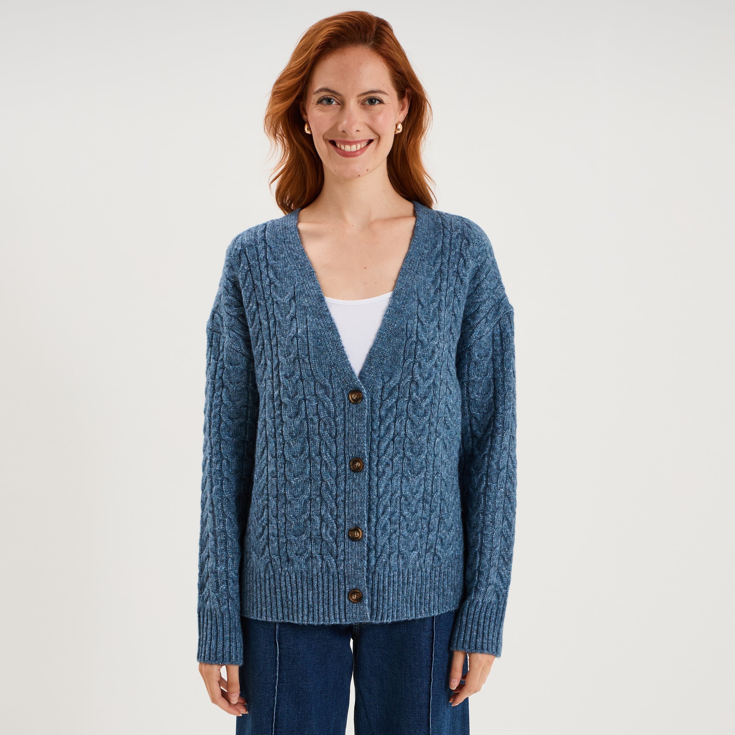 Gilet ajust&eacute; col en V avec torsades bleu femme