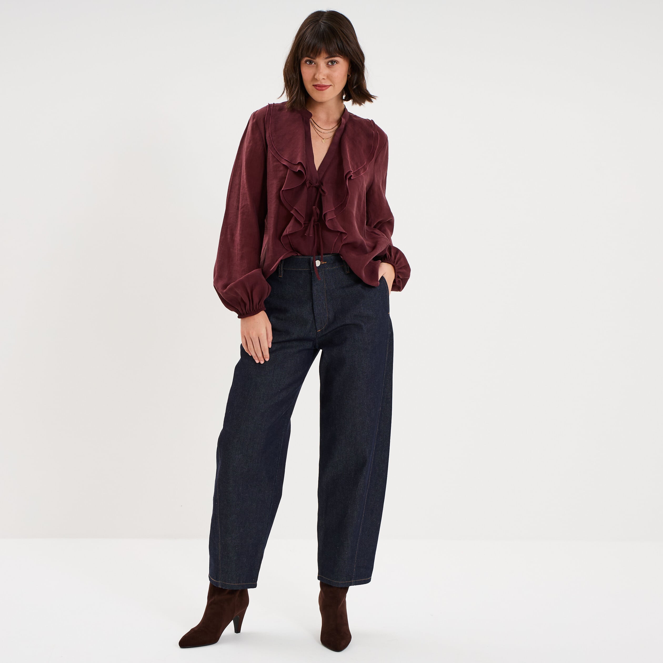 Blouse fluide nou&eacute;e col en V &agrave; volants violet fonc&eacute; femme