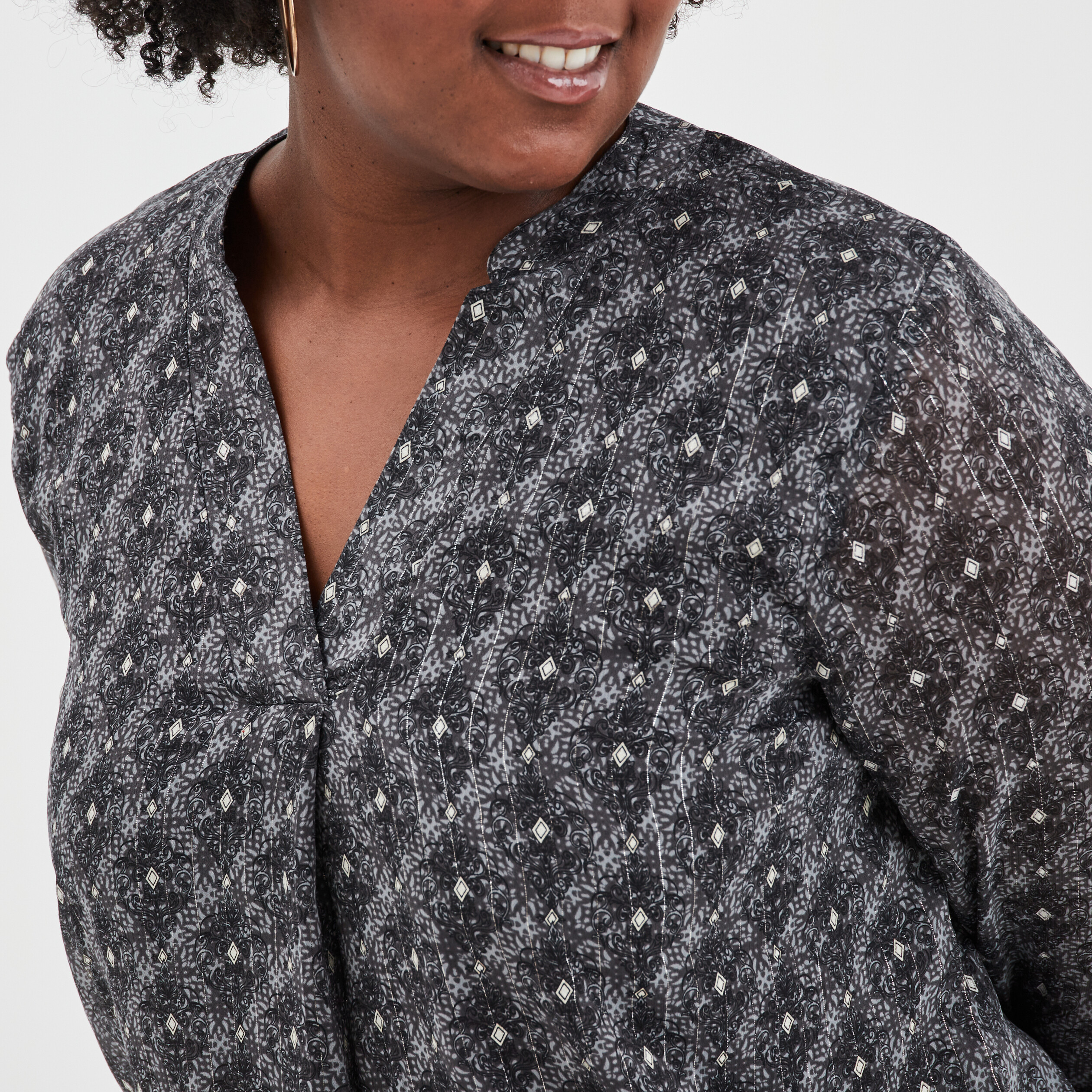 blouse fils metallises manches longues noir femmegt Blouse fils métallisés manches longues noir femme grande taille