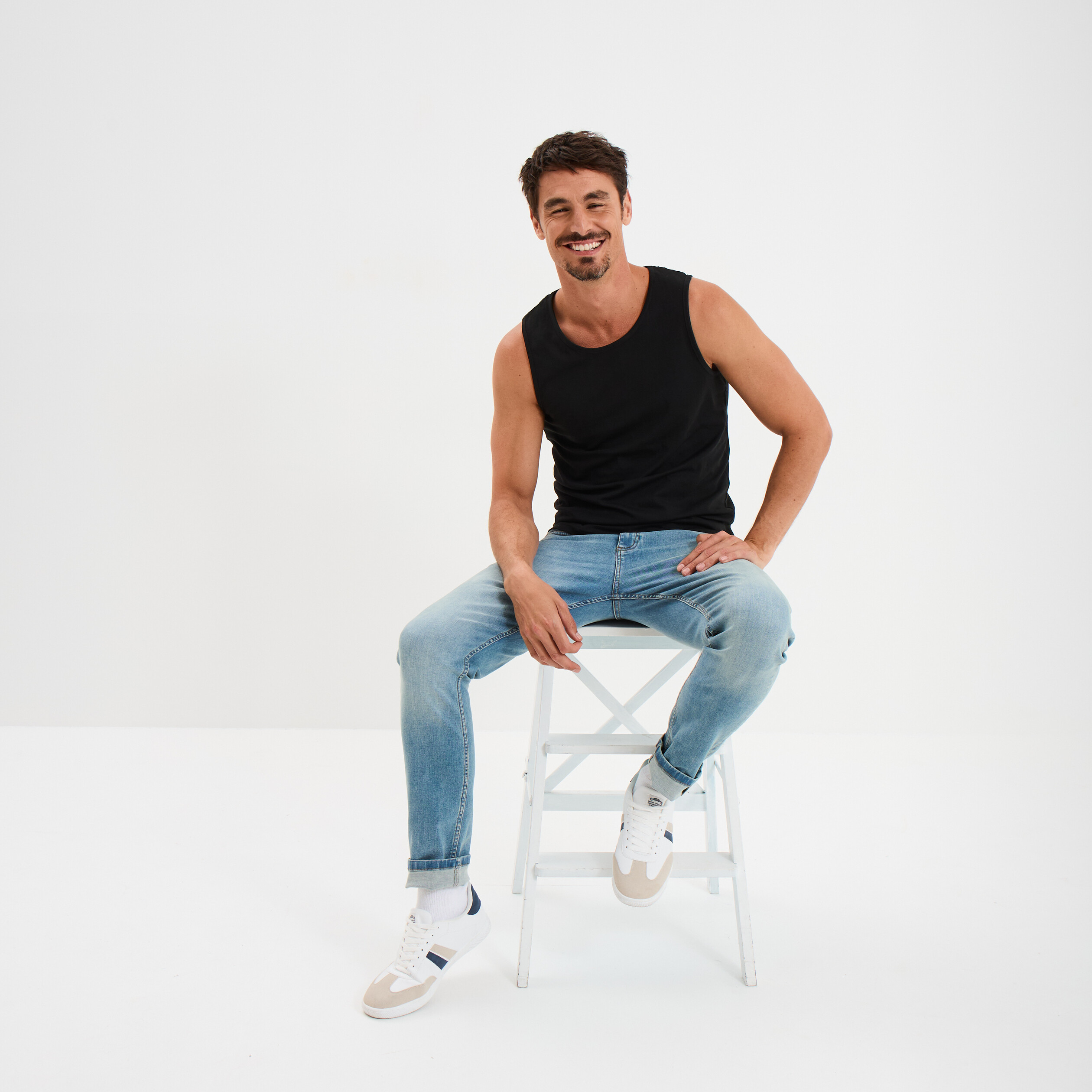 D&eacute;bardeur bretelles larges noir homme