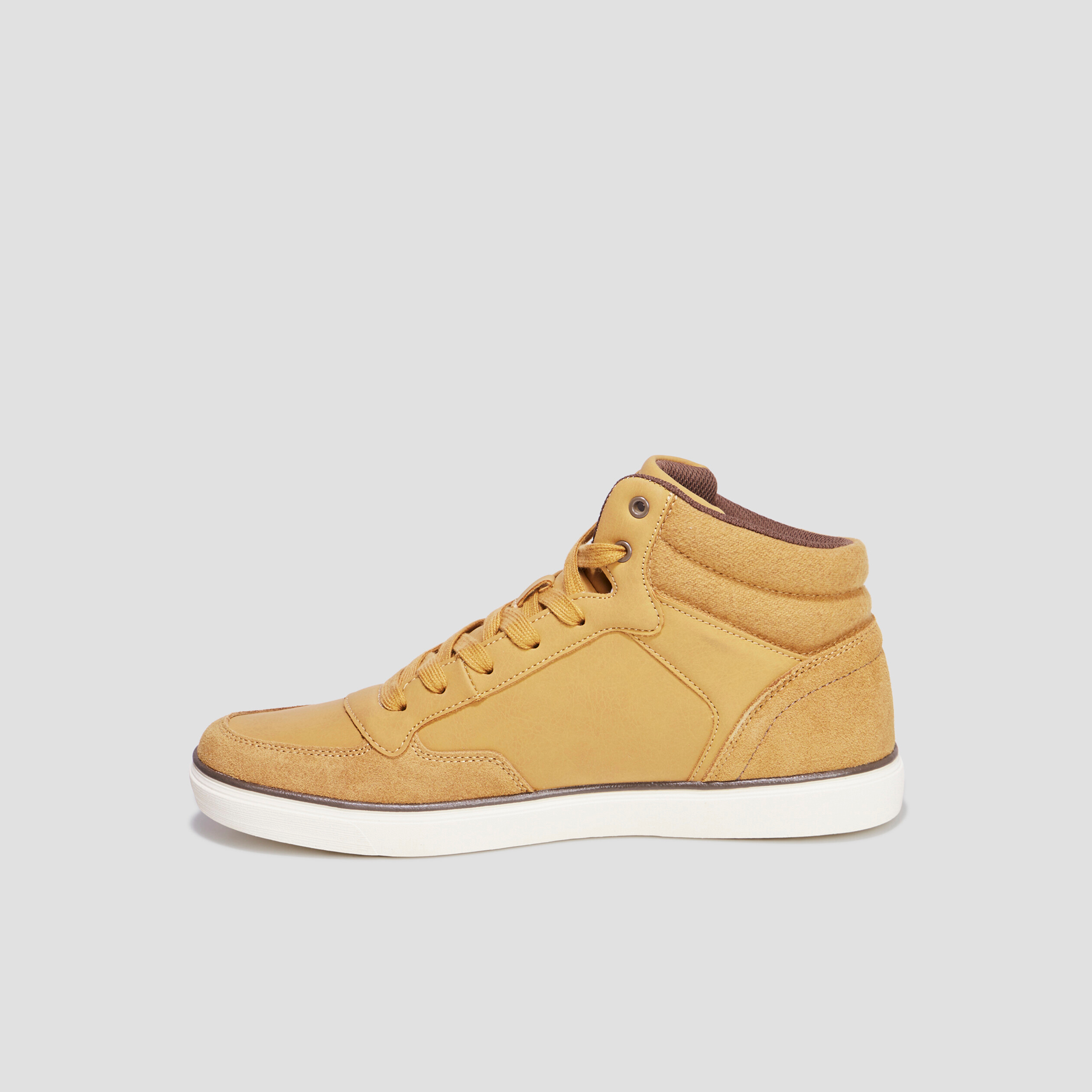 baskets montantes a lacets jaune homme Baskets montantes à lacets jaune homme