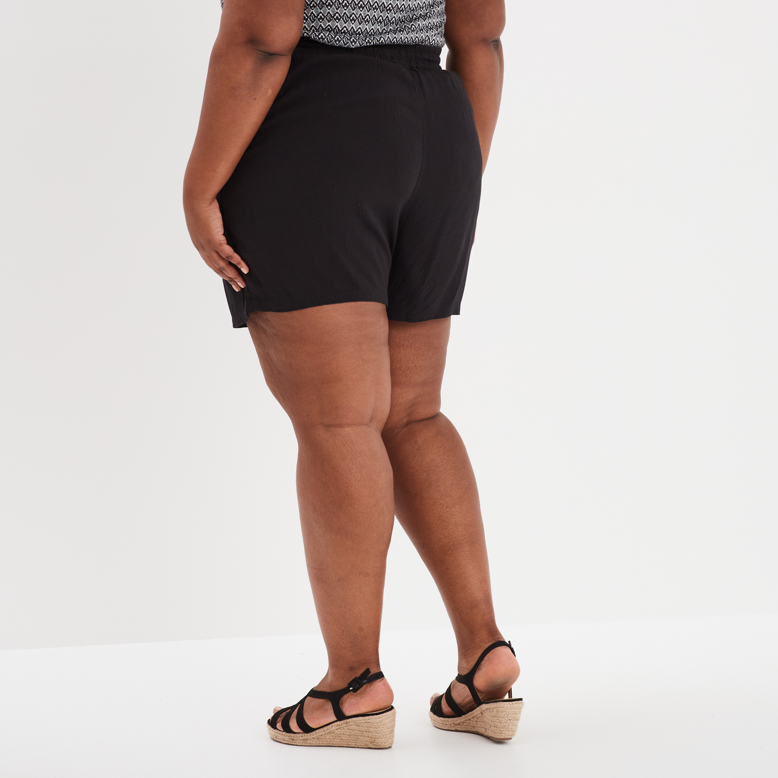 short fluide taille elastiquee noir femmegt Short fluide taille élastiquée noir femme grande taille