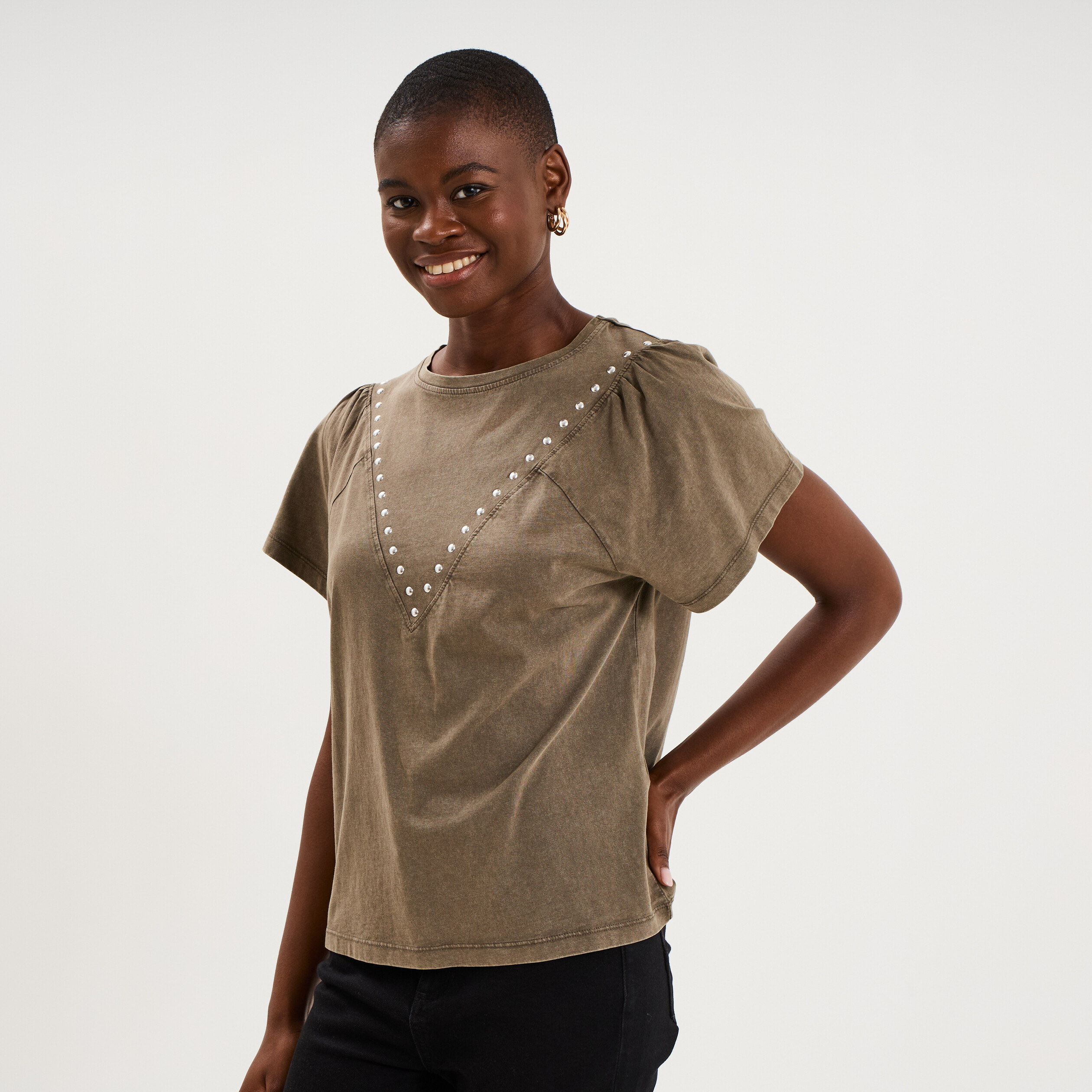 T-shirt d&eacute;tails clous coton taupe femme