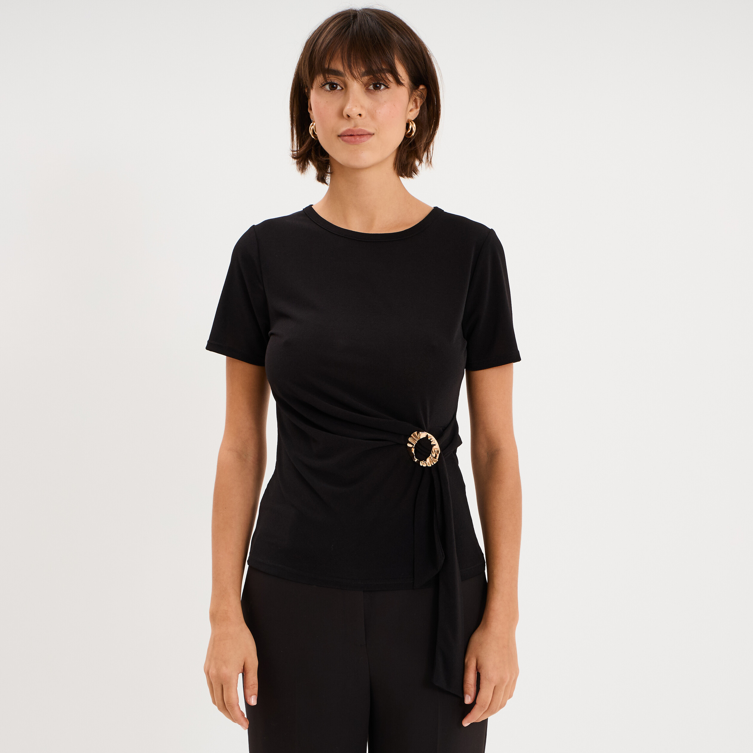 T-shirt ajust&eacute; manches courtes col rond noir femme