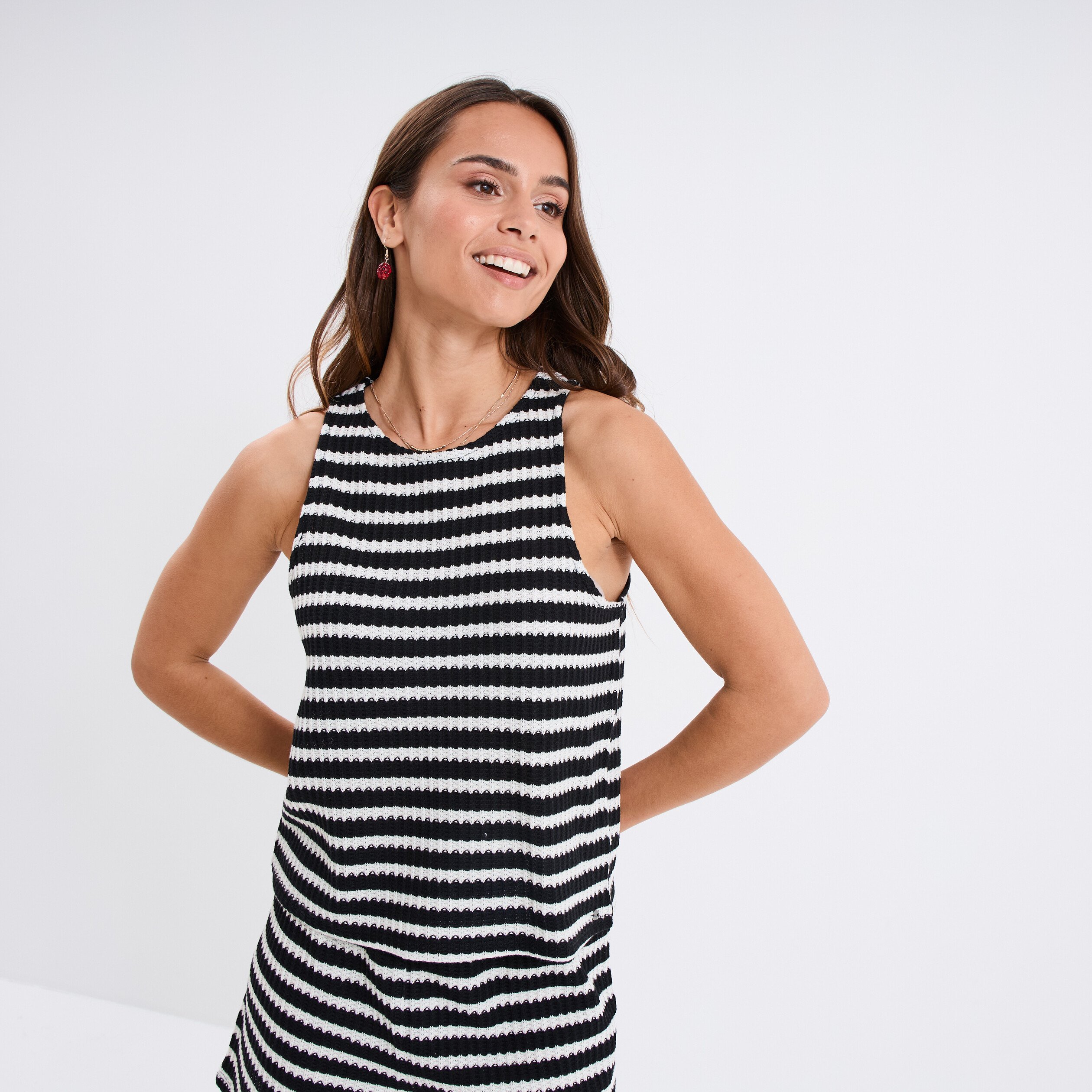 debardeur effet crochet noir femme Débardeur effet crochet noir femme
