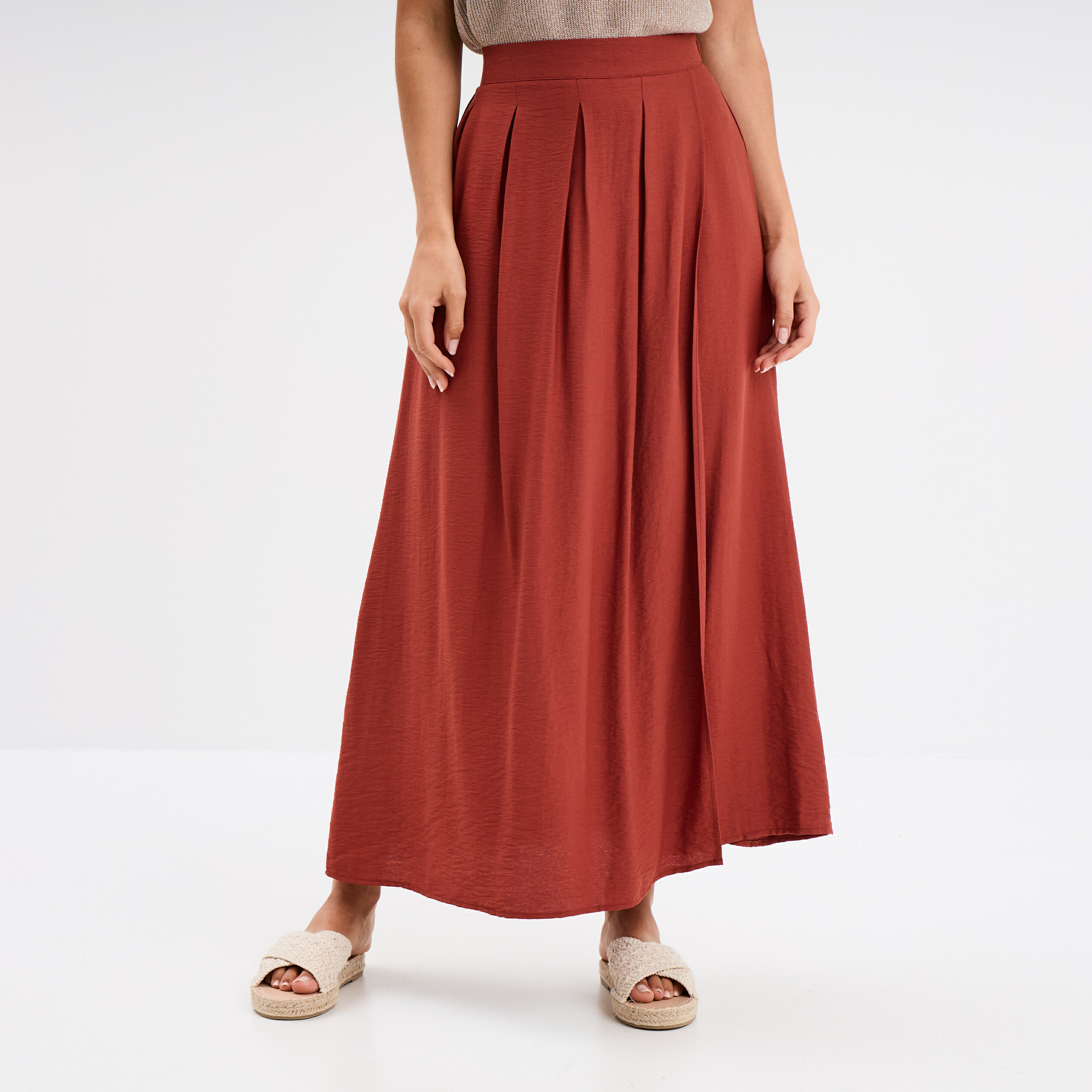 jupe longue fendue evasee plis creux marron cognac femme Jupe longue fendue évasée plis creux marron cognac femme
