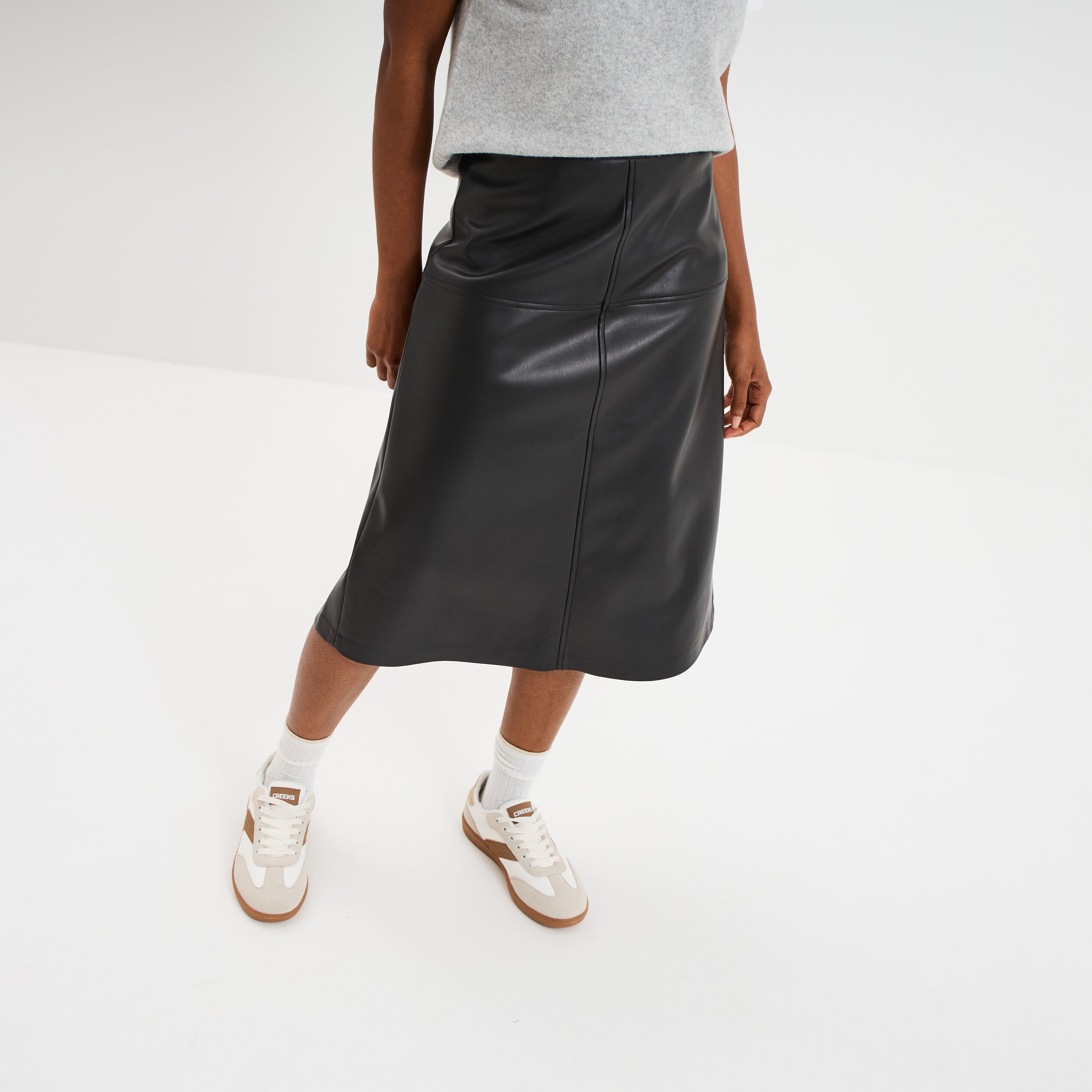 Jupe longue simili cuir trap&egrave;ze noir femme