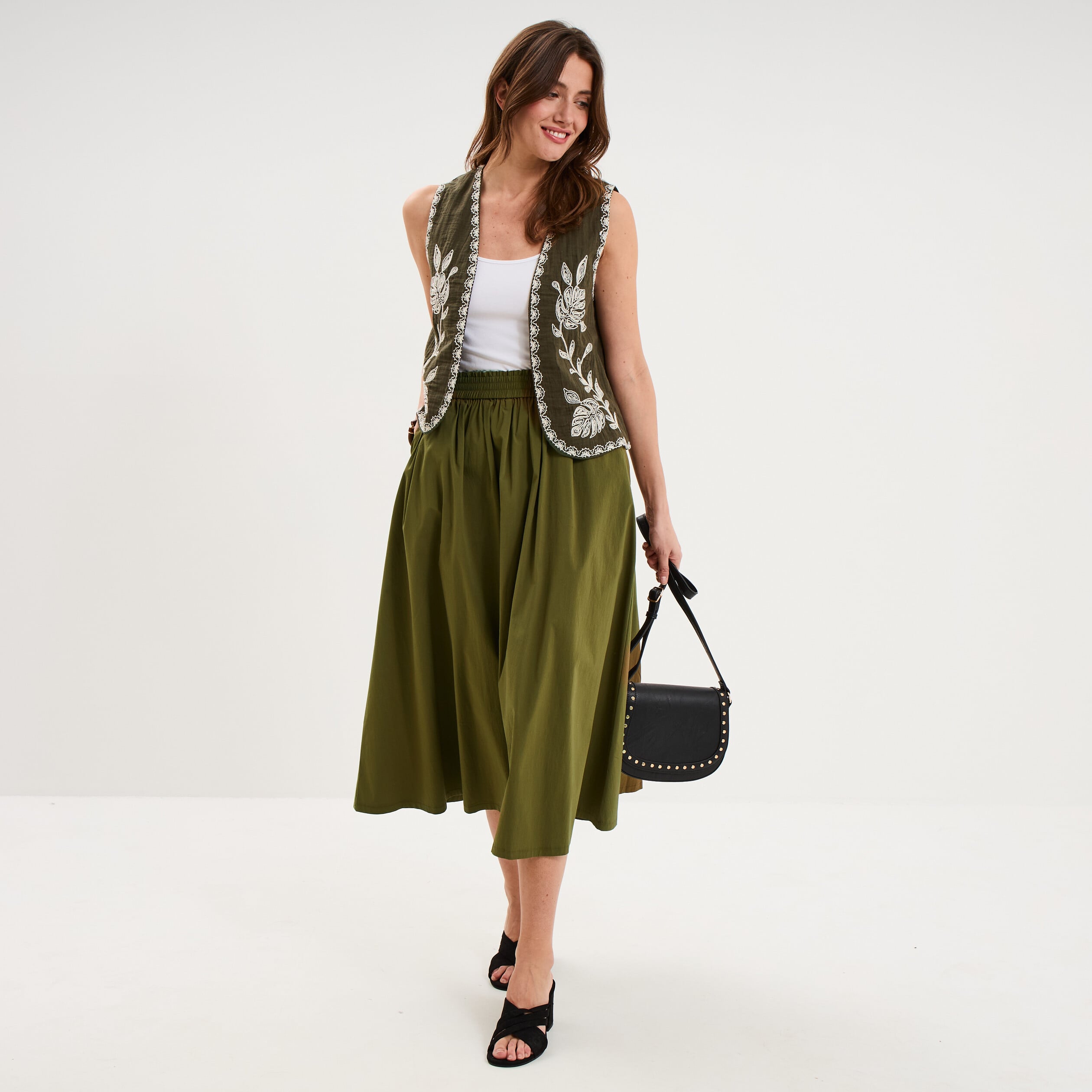 Gilet sans manches brod&eacute; gaze de coton vert kaki femme