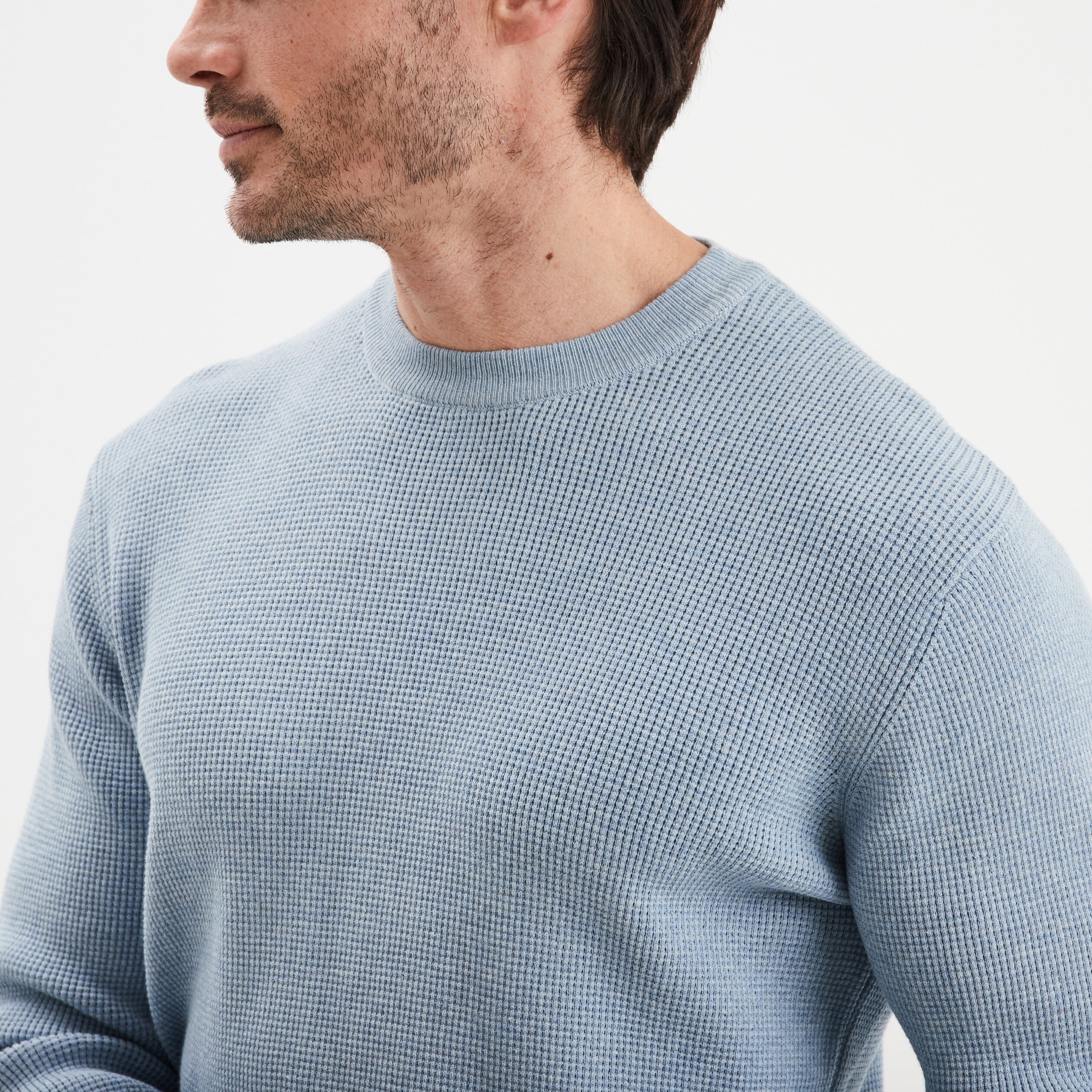 Pull en maille textur&eacute;e col rond bleu ciel homme