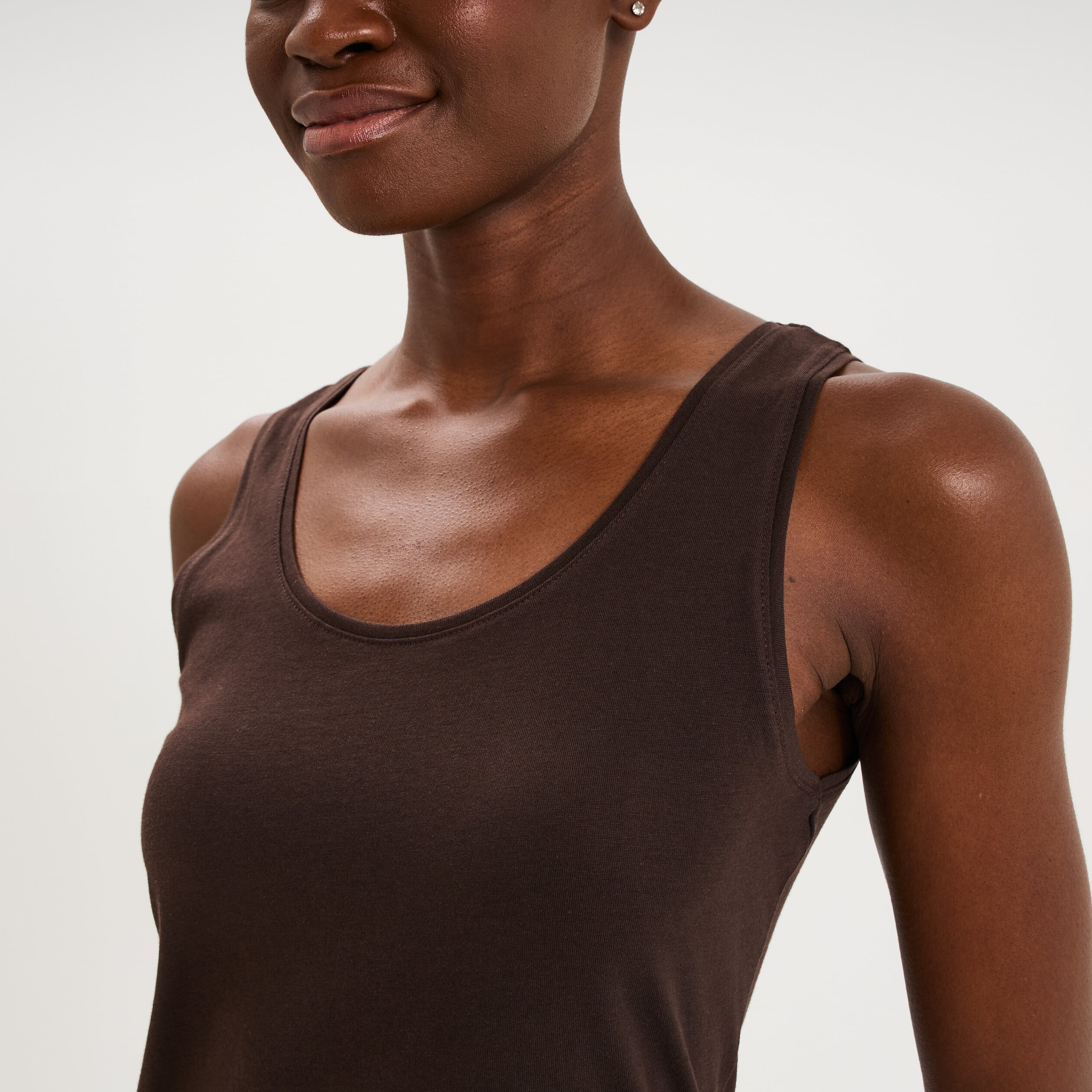 D&eacute;bardeur bretelles larges coton marron fonc&eacute; femme