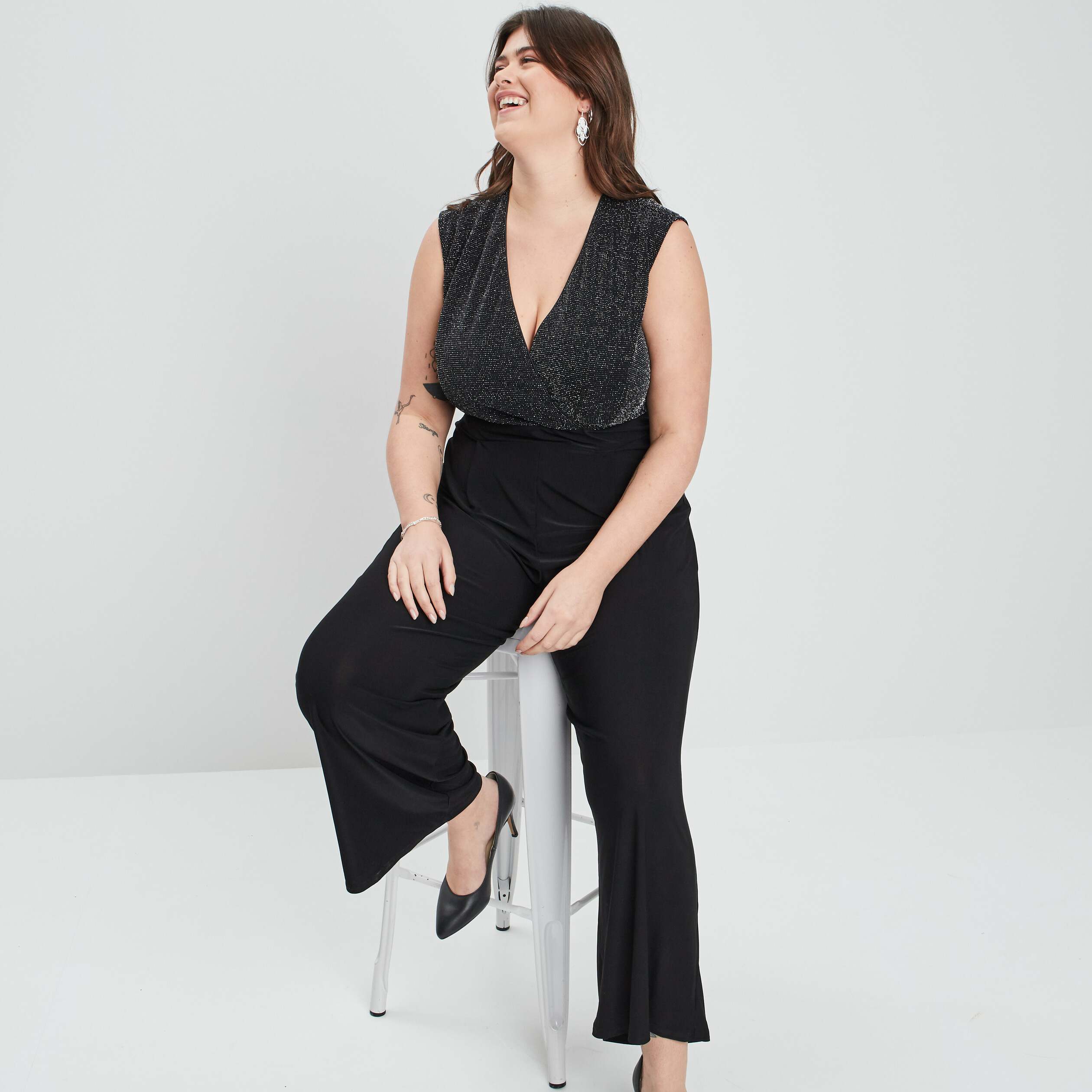 combinaison pantalon col cache coeur noir femmegt Combinaison pantalon col cache-coeur noir femme grande taille