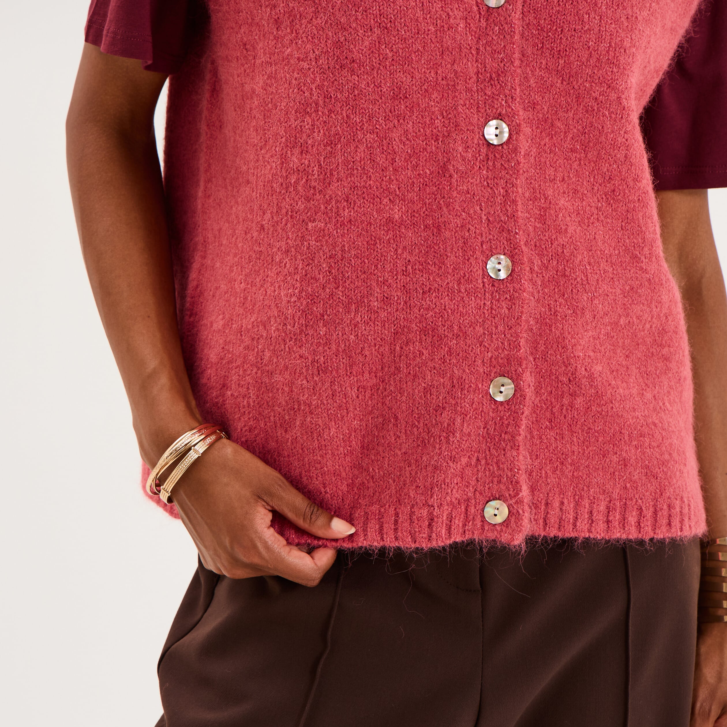 Gilet sans manches col V boutonn&eacute; rose cerise femme