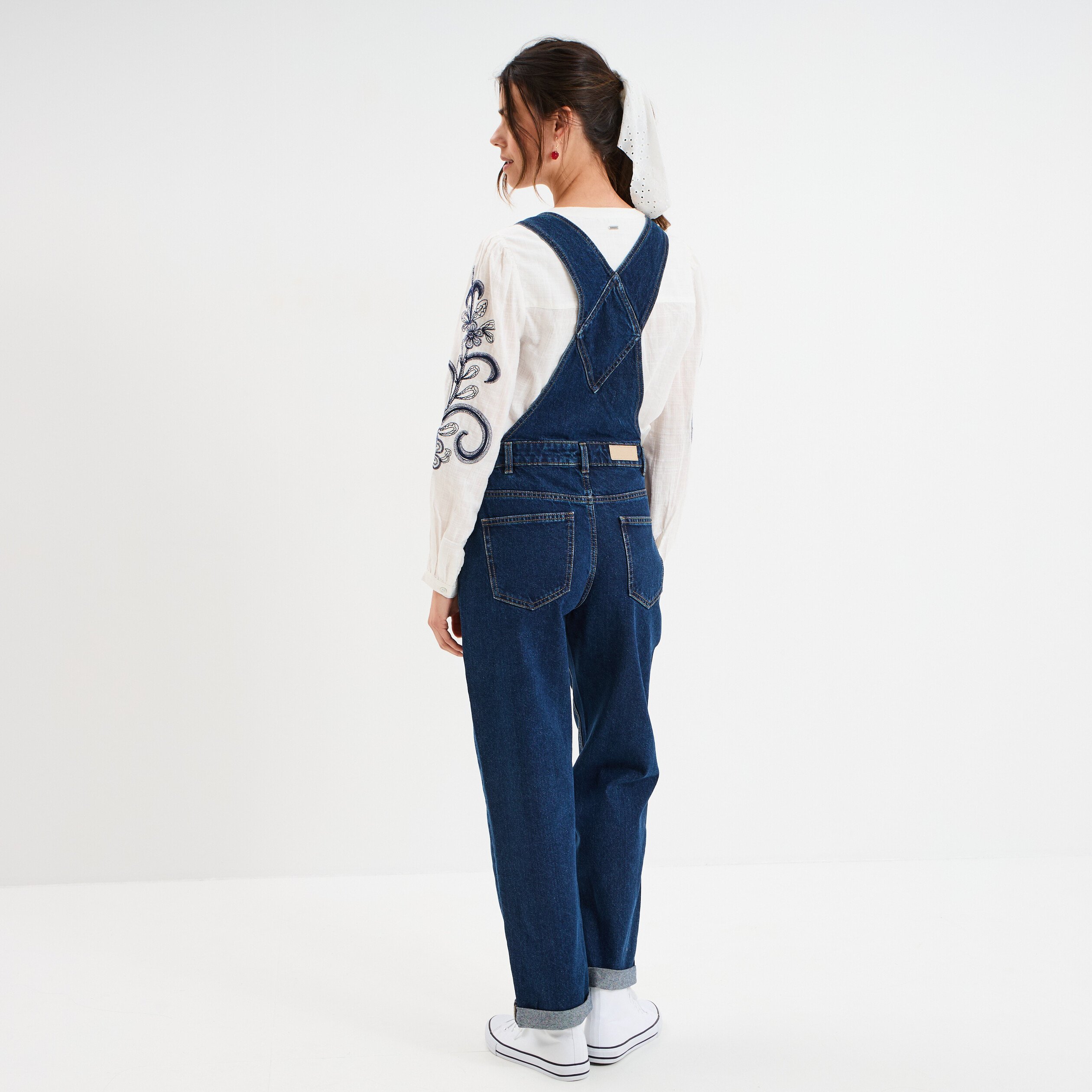 salopette en jean mom boutonnee bleu fonce femme Salopette en jean mom boutonnée bleu foncé femme