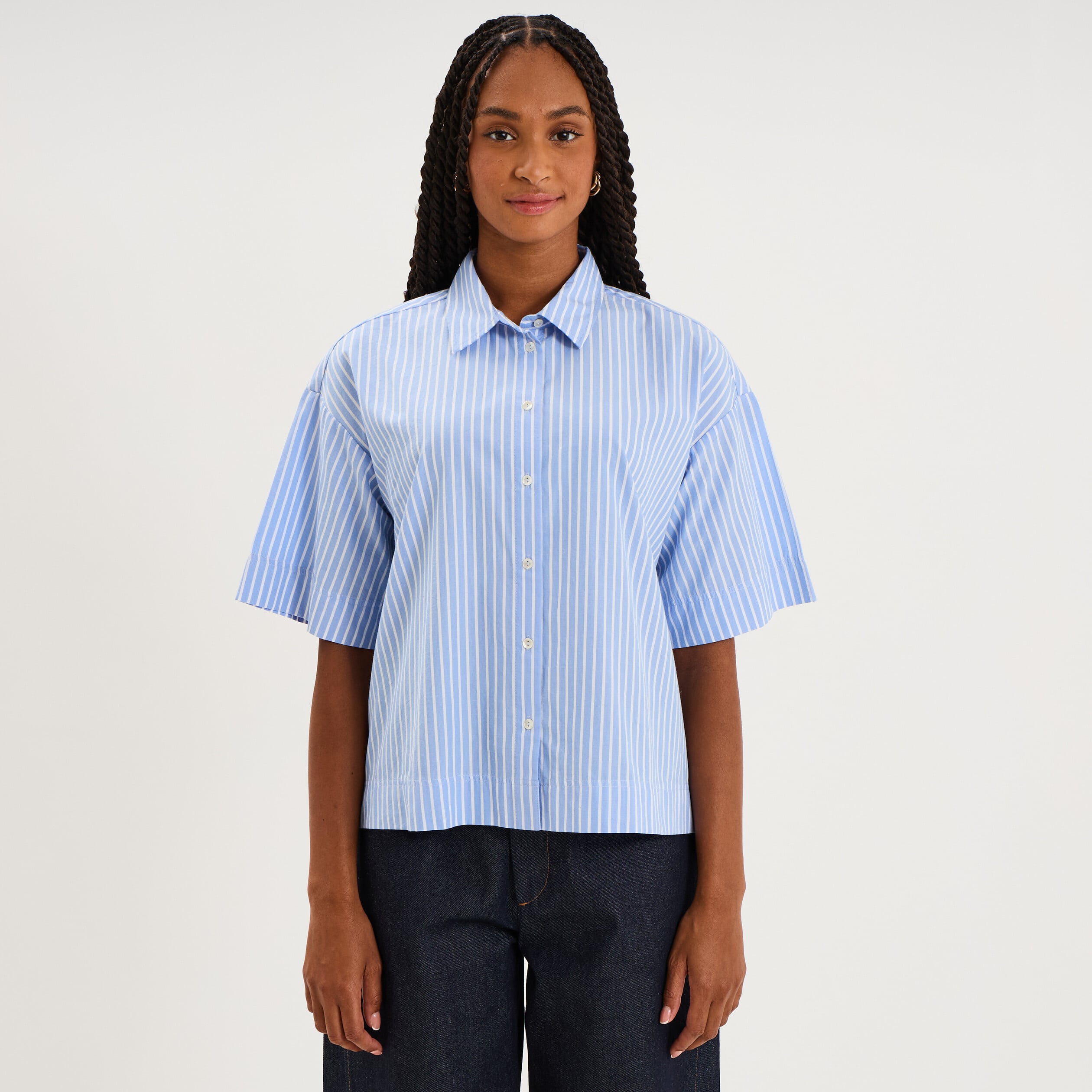 Chemise boxy manches coude boutonn&eacute;e bleu ciel femme