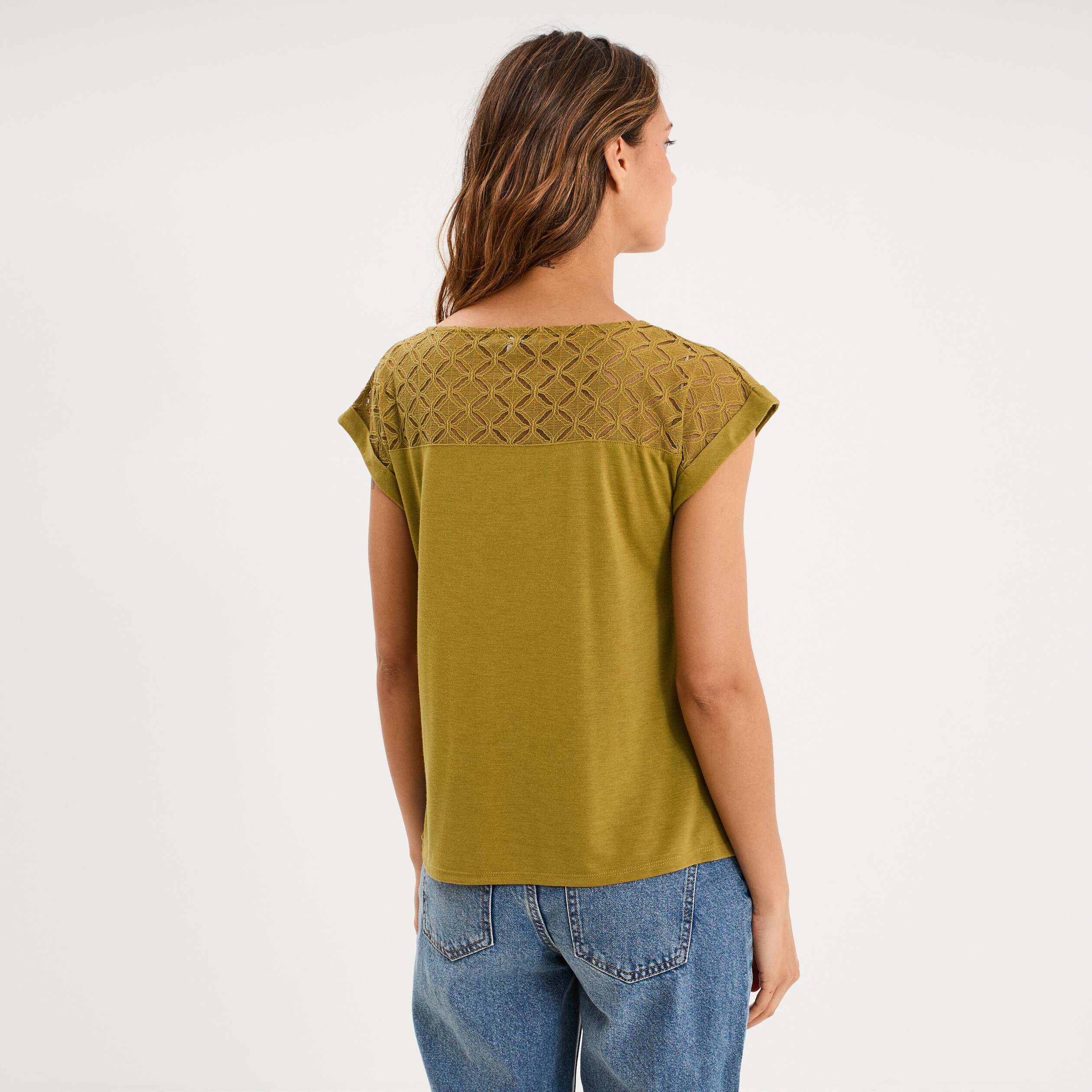 T-shirt col en V ajour&eacute; &eacute;paules et dos vert olive femme