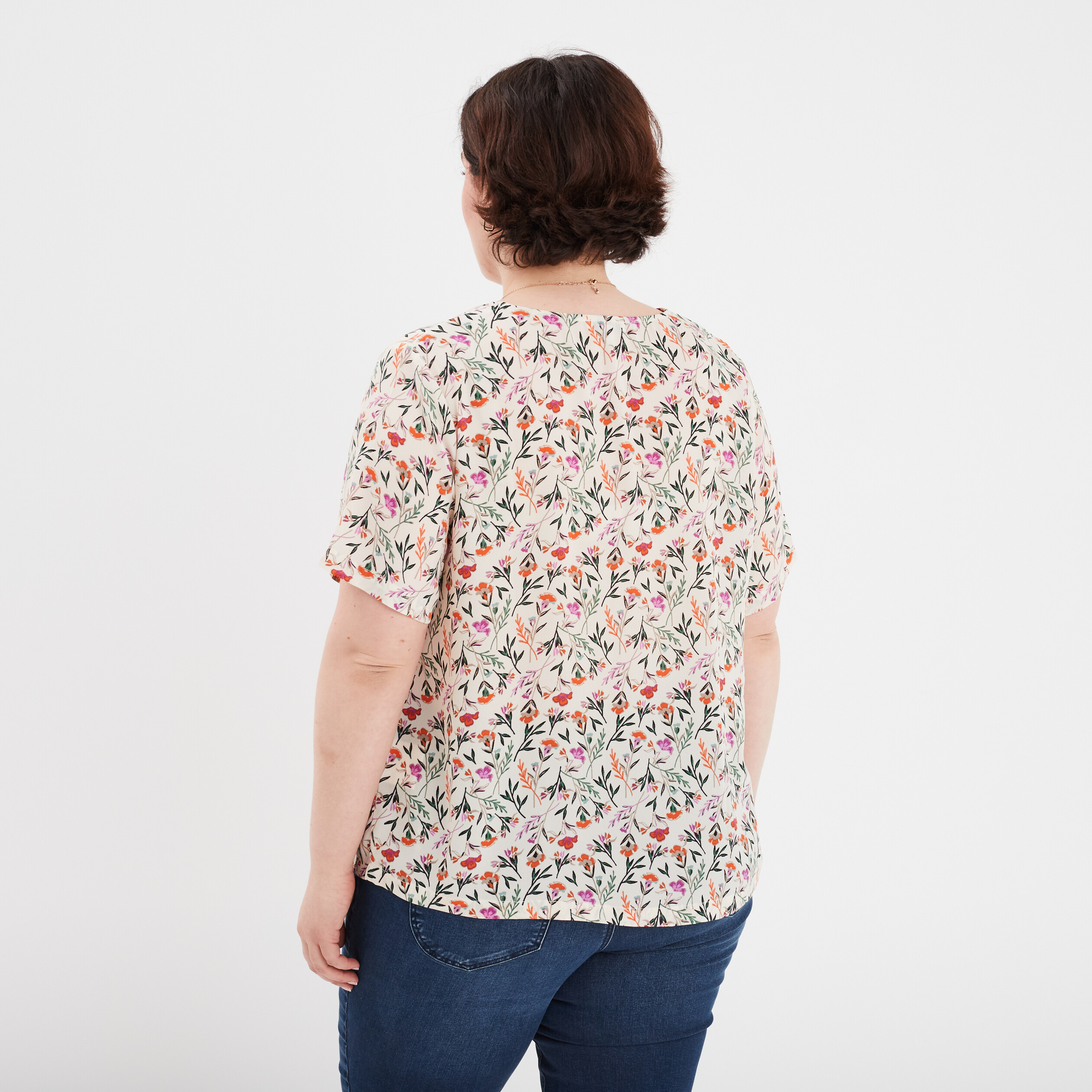 blouse col en v manches courtes ecru femmegt Blouse col en V manches courtes ecru femme grande taille