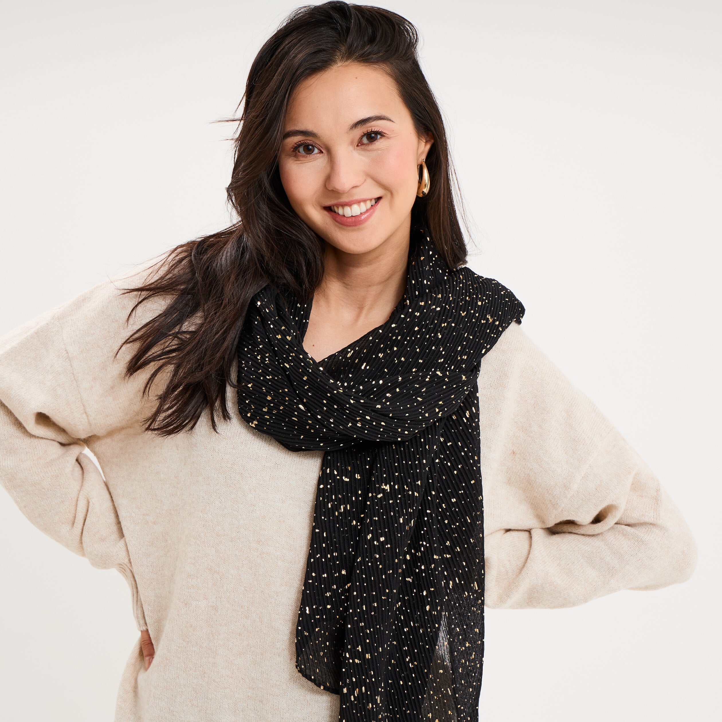 Foulard pliss&eacute; noir femme