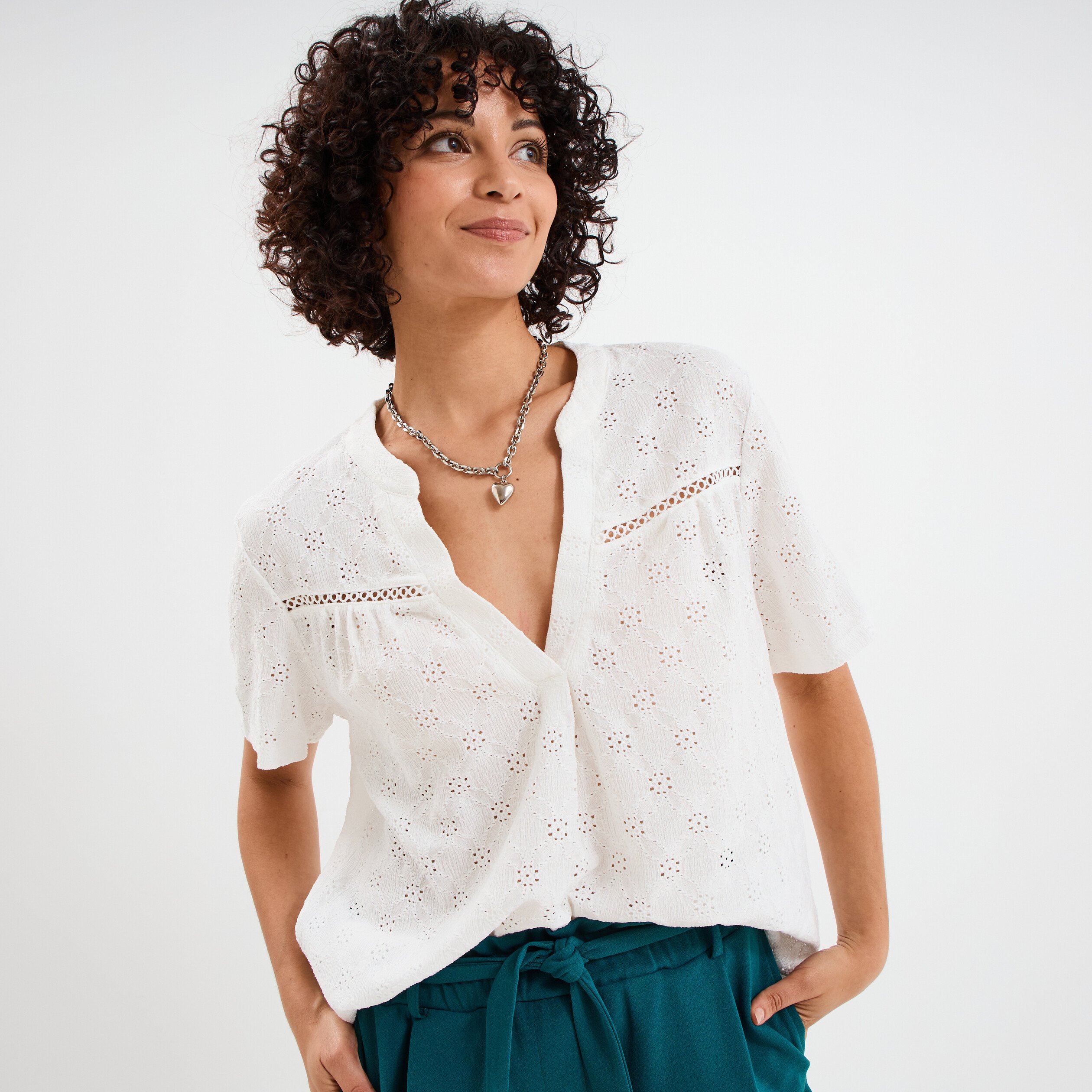 t shirt broderie anglaise col tunisien blanc femme T-shirt broderie anglaise col tunisien blanc femme