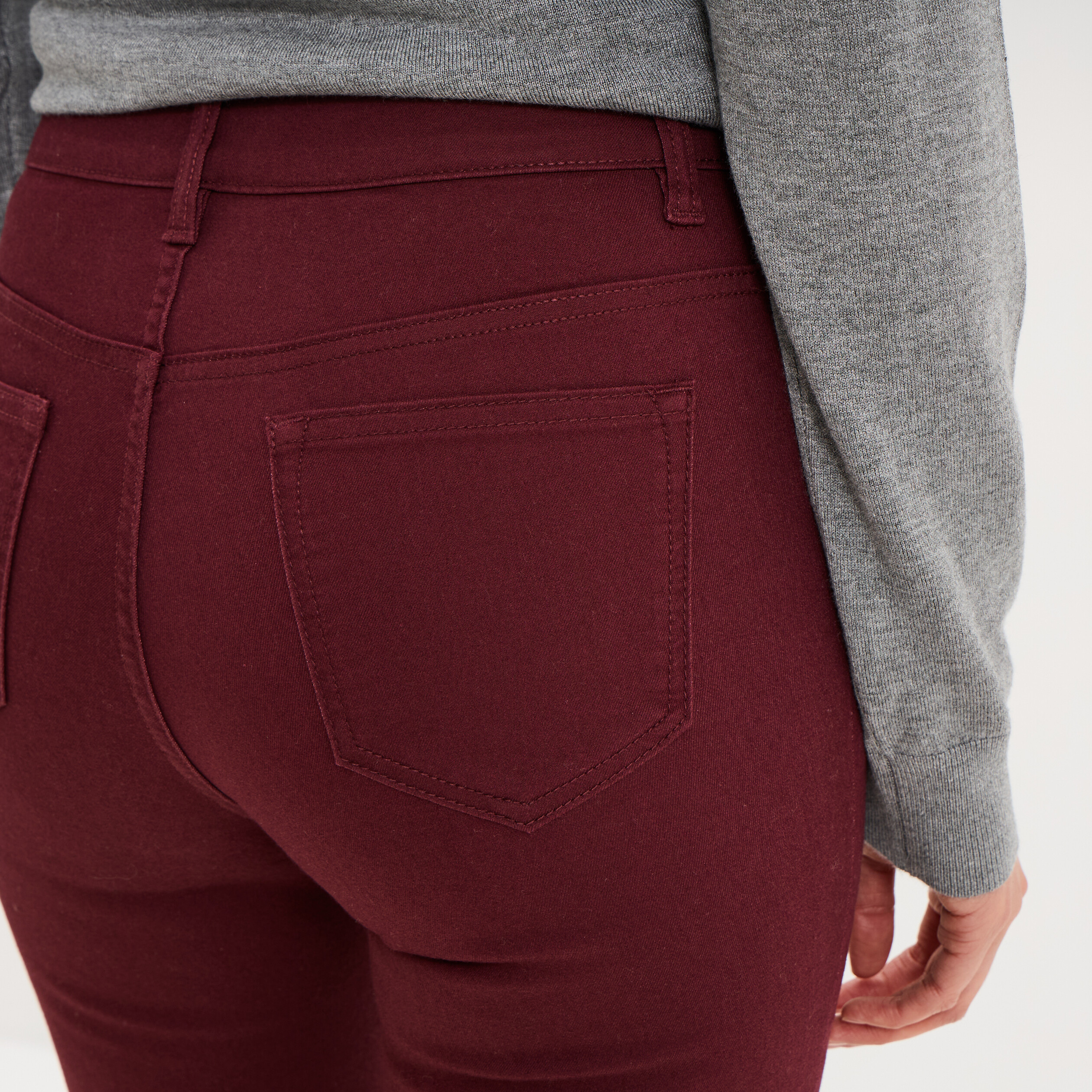 Pantalon slim stretch violet fonc&eacute; femme