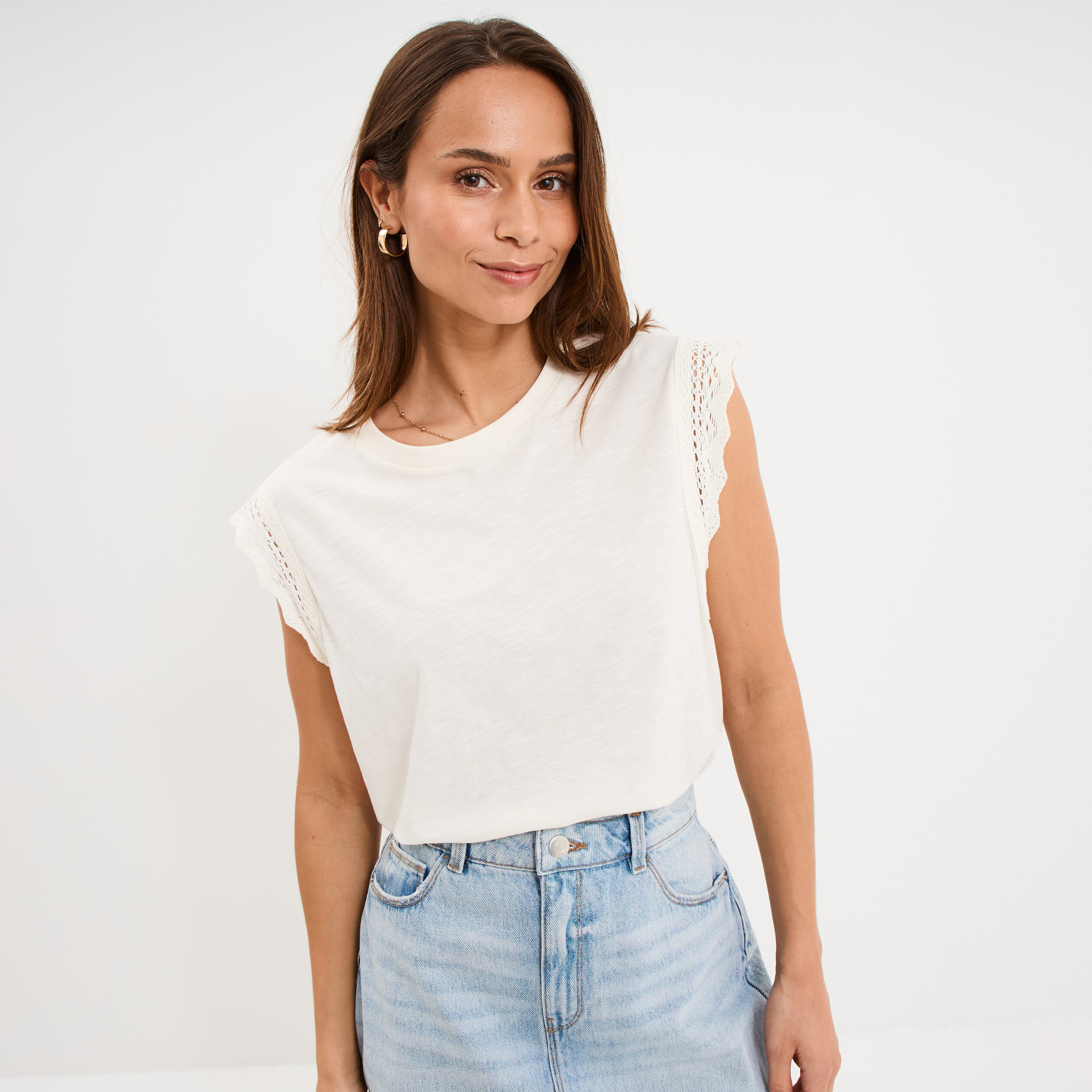 D&eacute;bardeur emmanchures &agrave; dentelle coton ecru femme