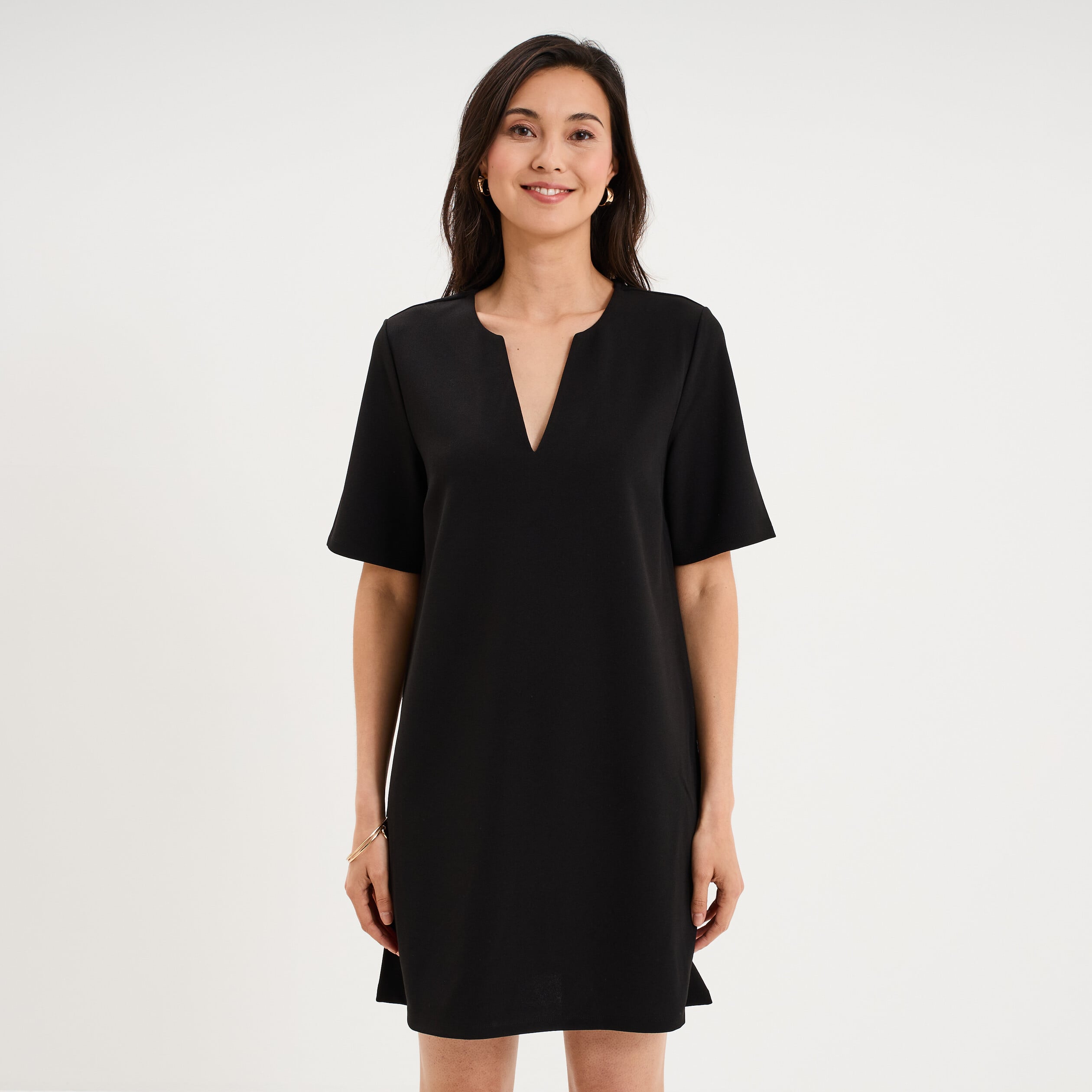 Robe courte col en V manches courtes noir femme