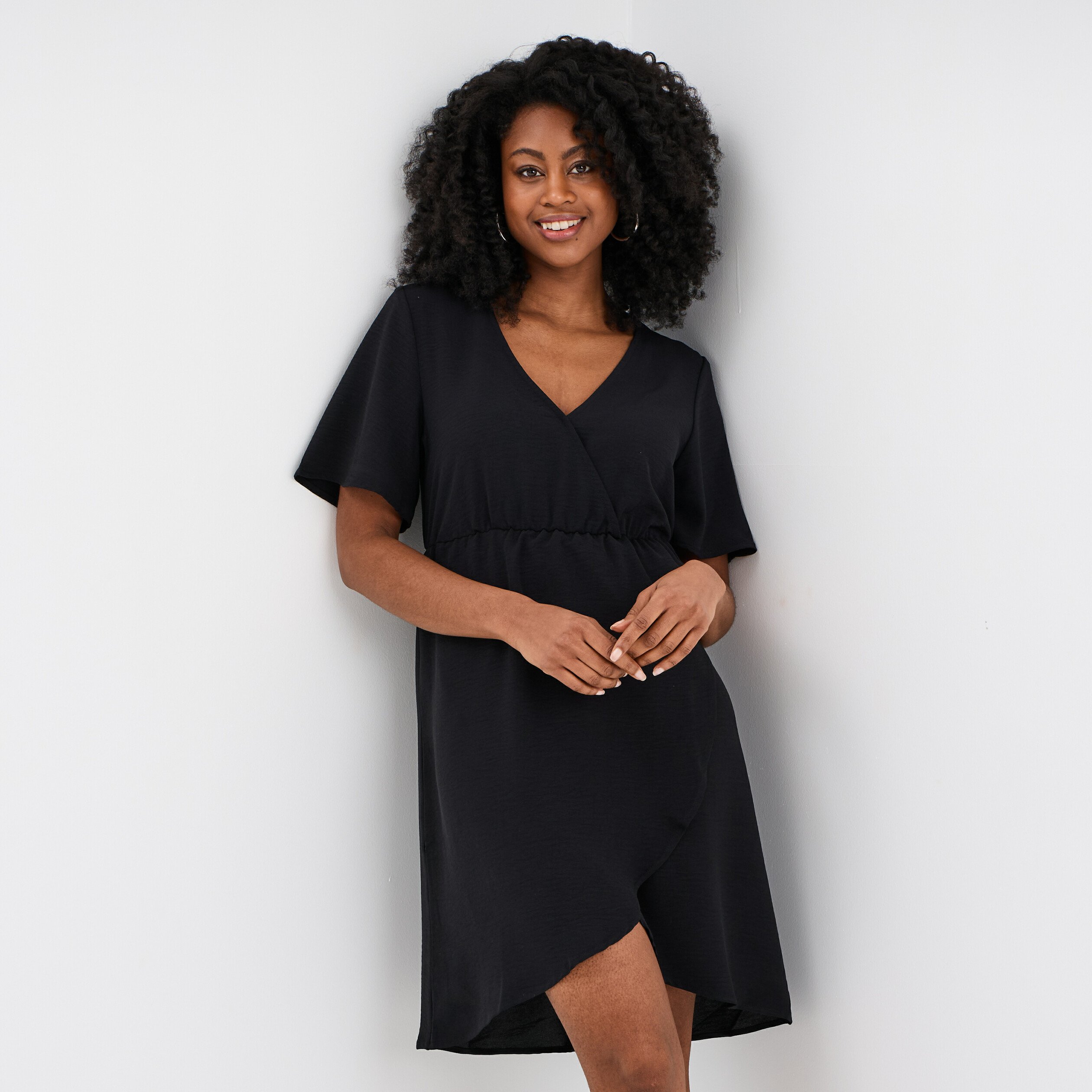 robe courte effet portefeuille fluide noir femme Robe courte effet portefeuille fluide noir femme