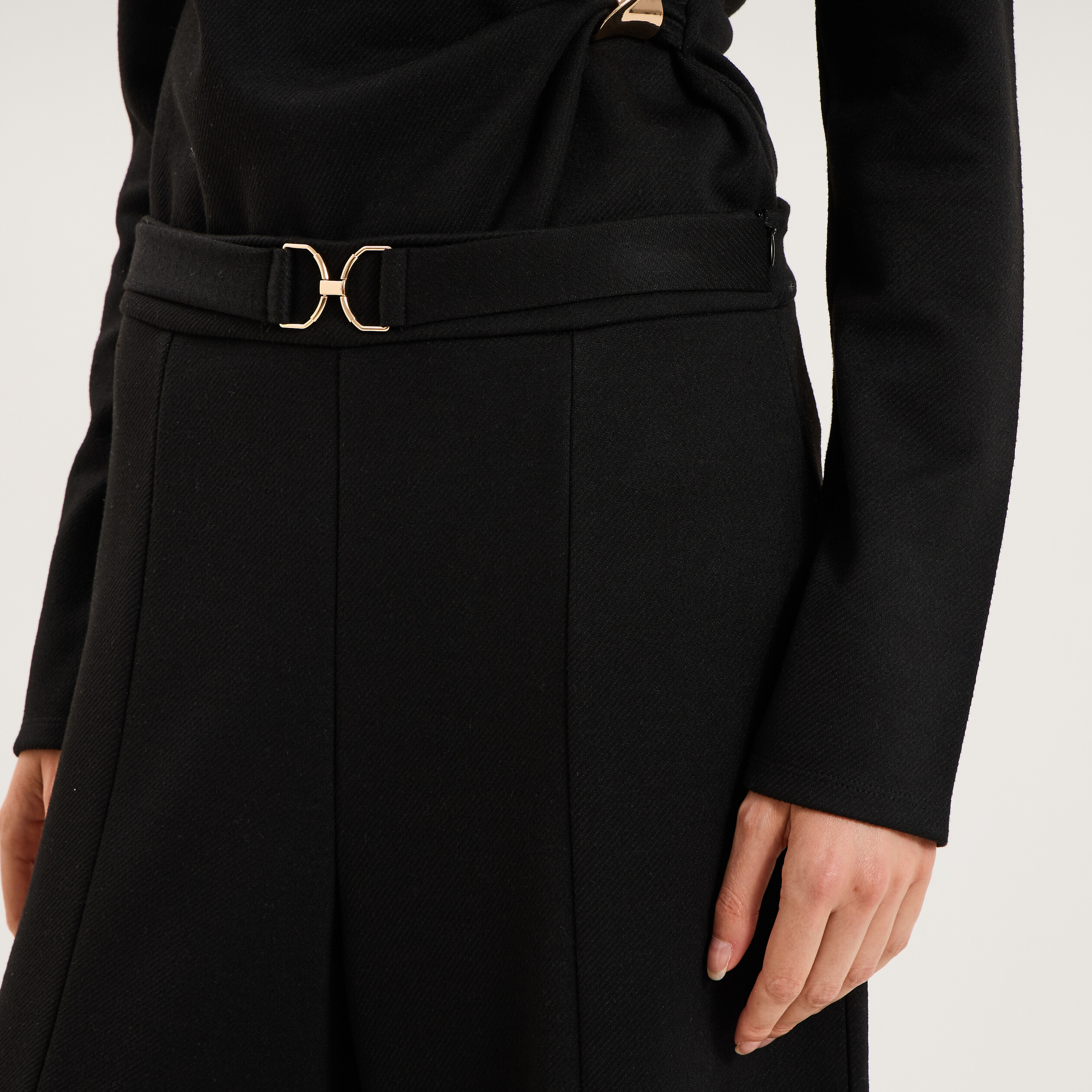 Pantalon large avec boucle noir femme
