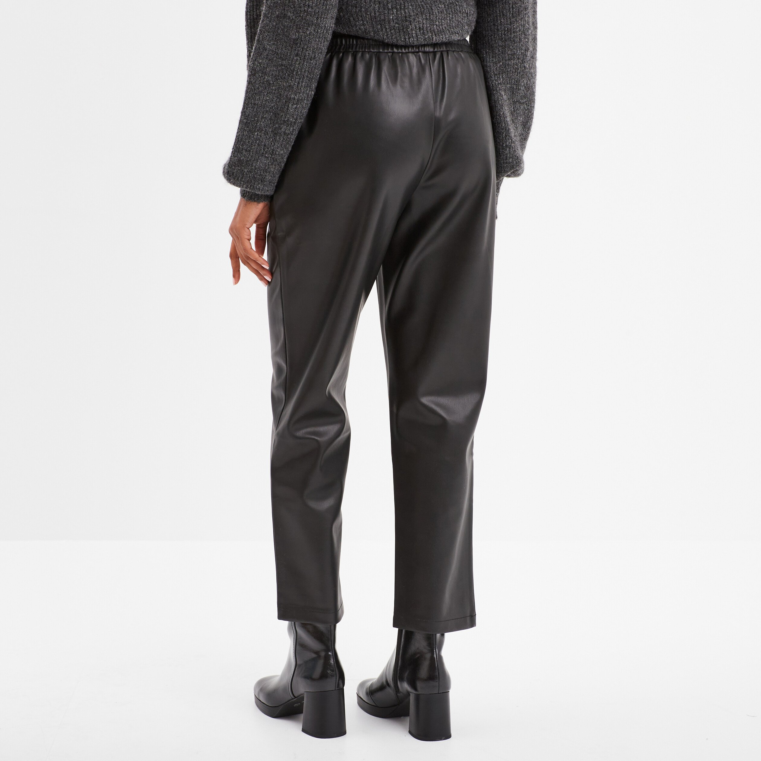 pantalon simili cuir taille elastiquee noir femme Pantalon simili cuir taille élastiquée noir femme