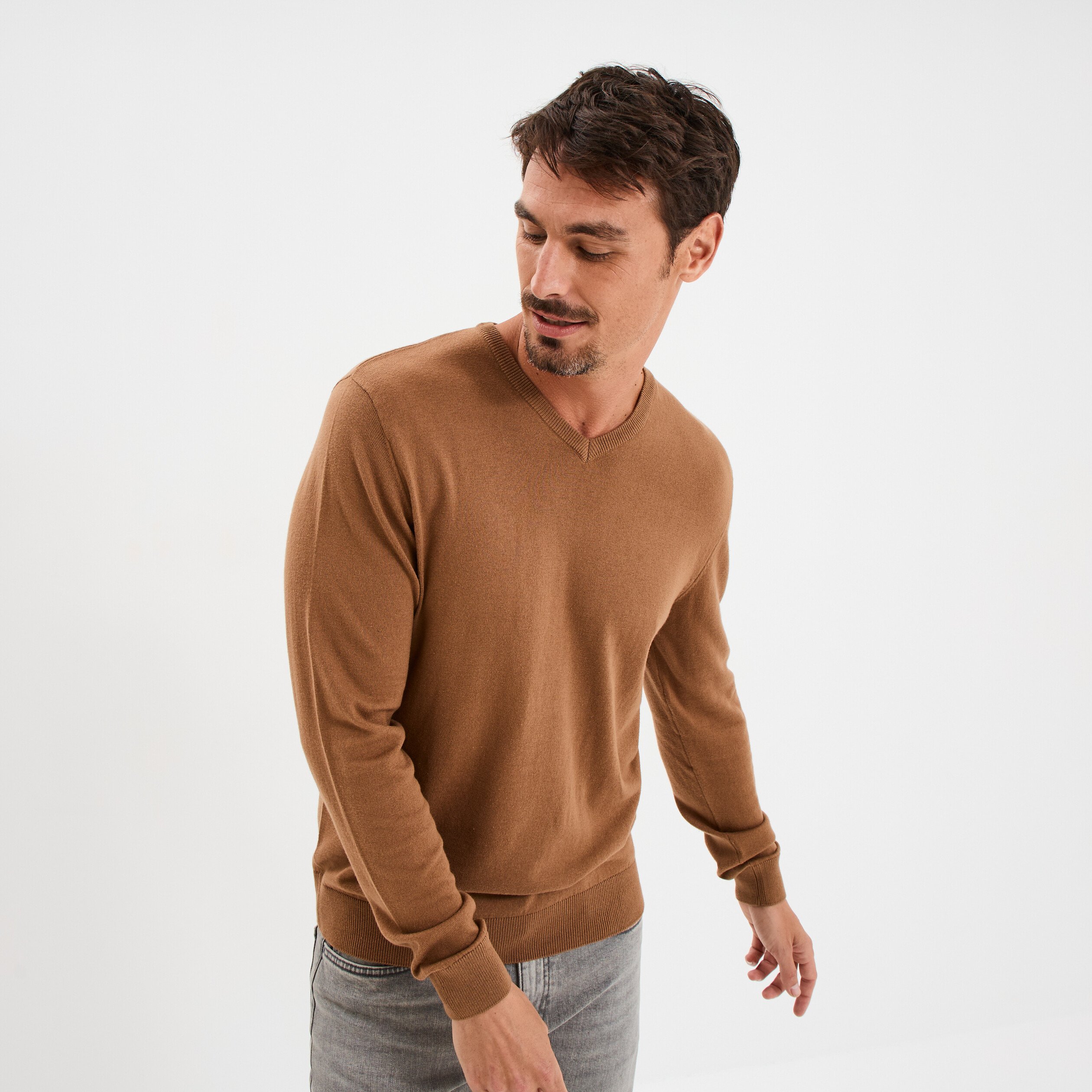 pull jersey avec col en v marron homme Pull jersey avec col en V marron homme