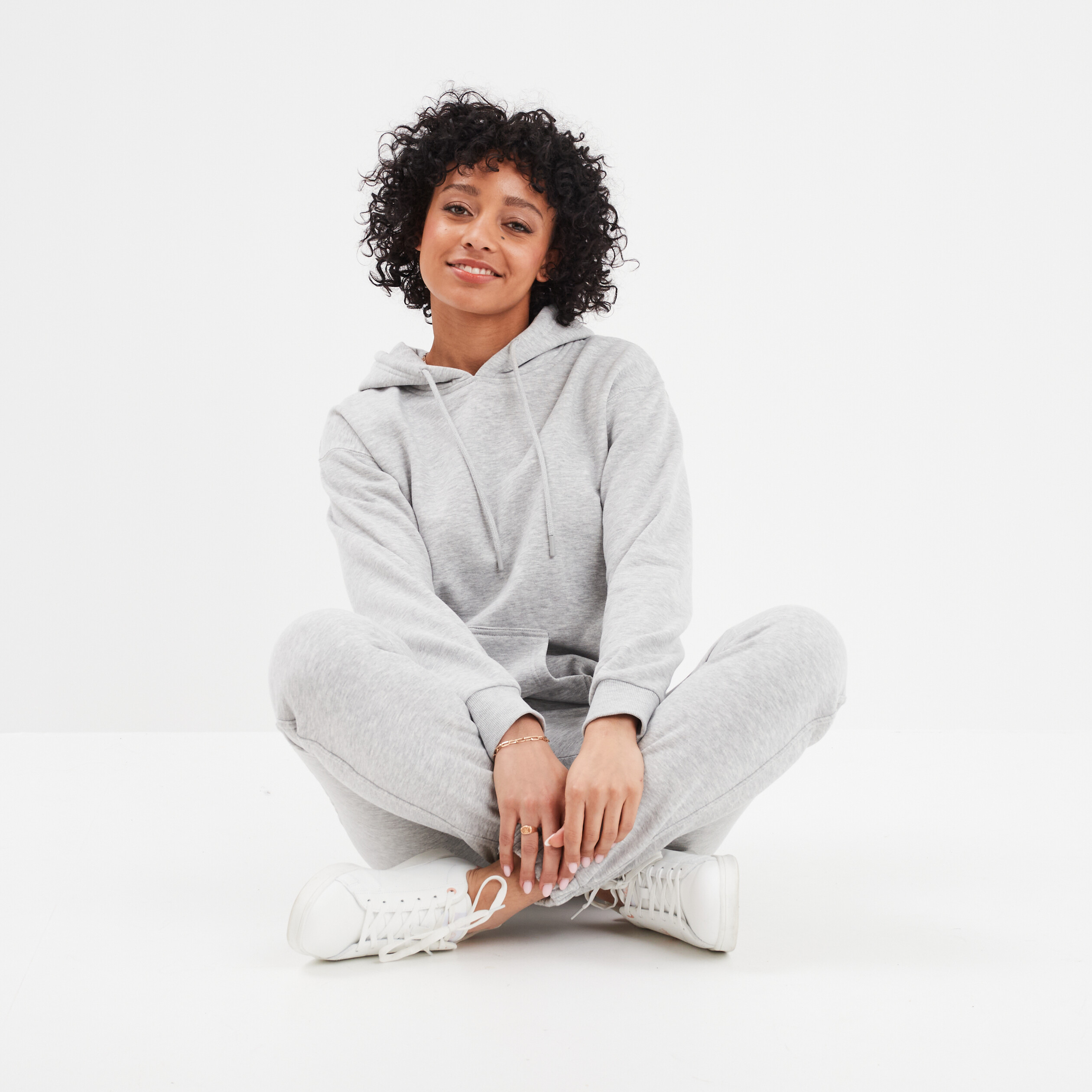 Sweat hoodie molleton &agrave; capuche gris clair femme