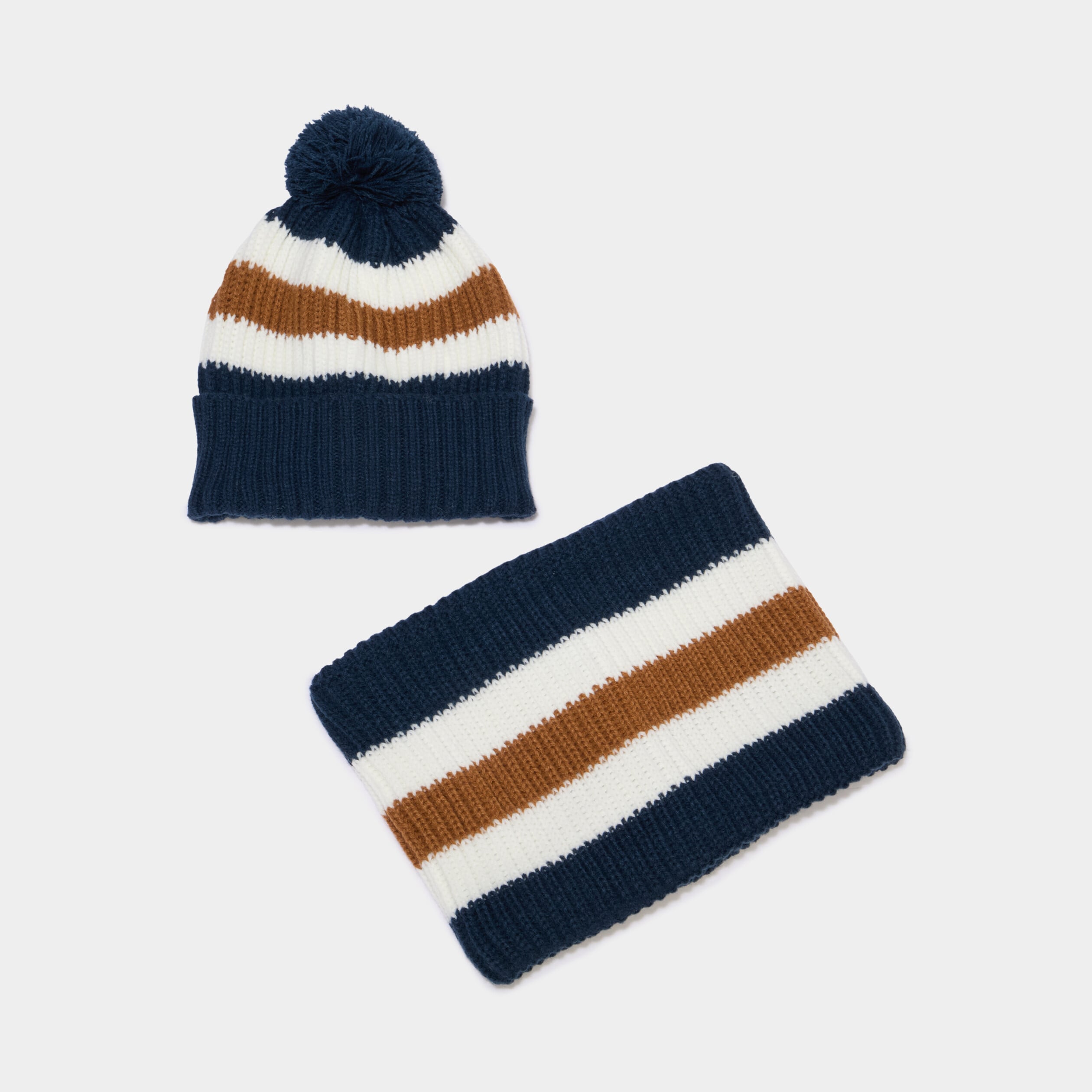 Ensemble tour de cou et bonnet bleu marine gar&ccedil;on
