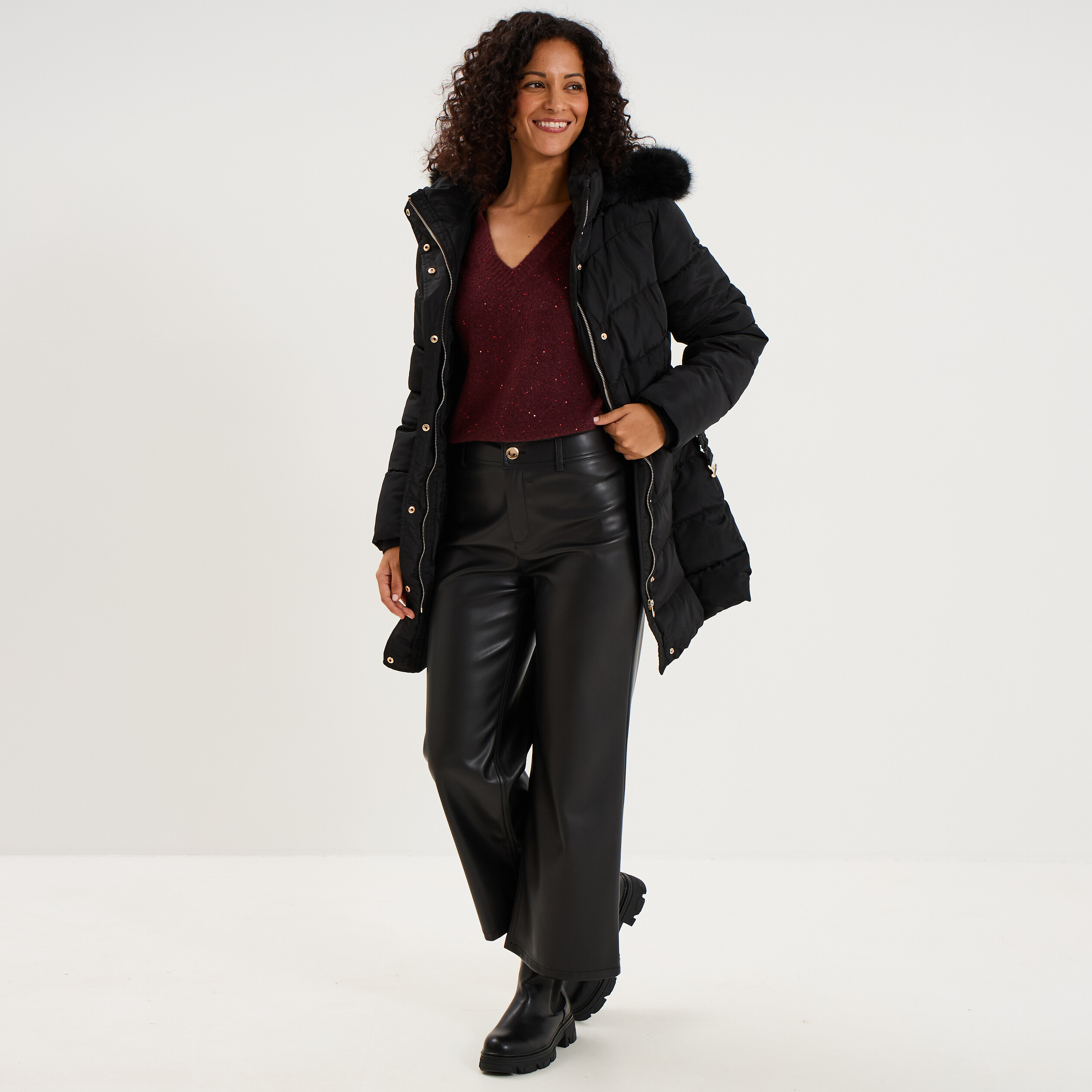 Pull droit &agrave; sequins et col en V prune femme