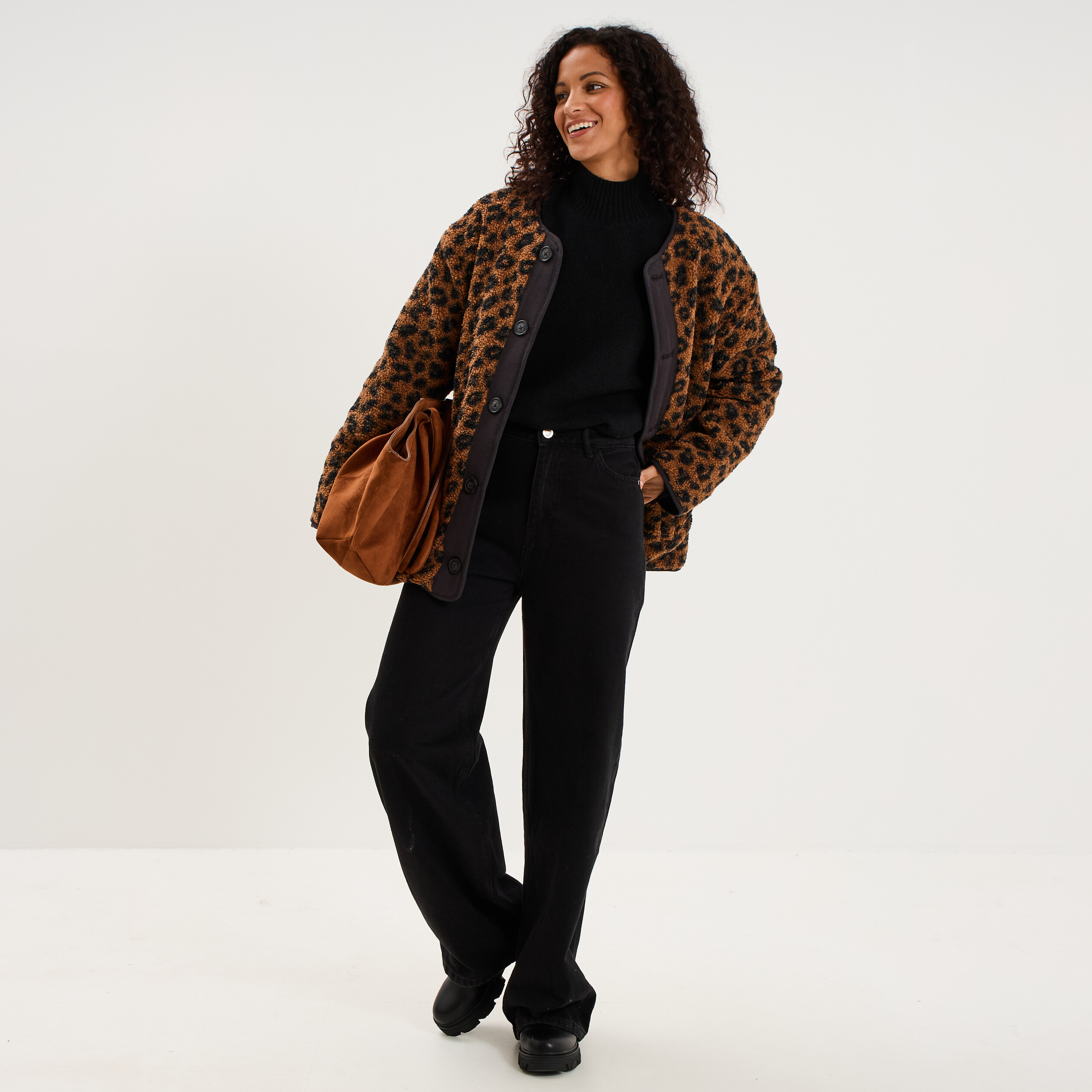 Pull droit avec col montant noir femme