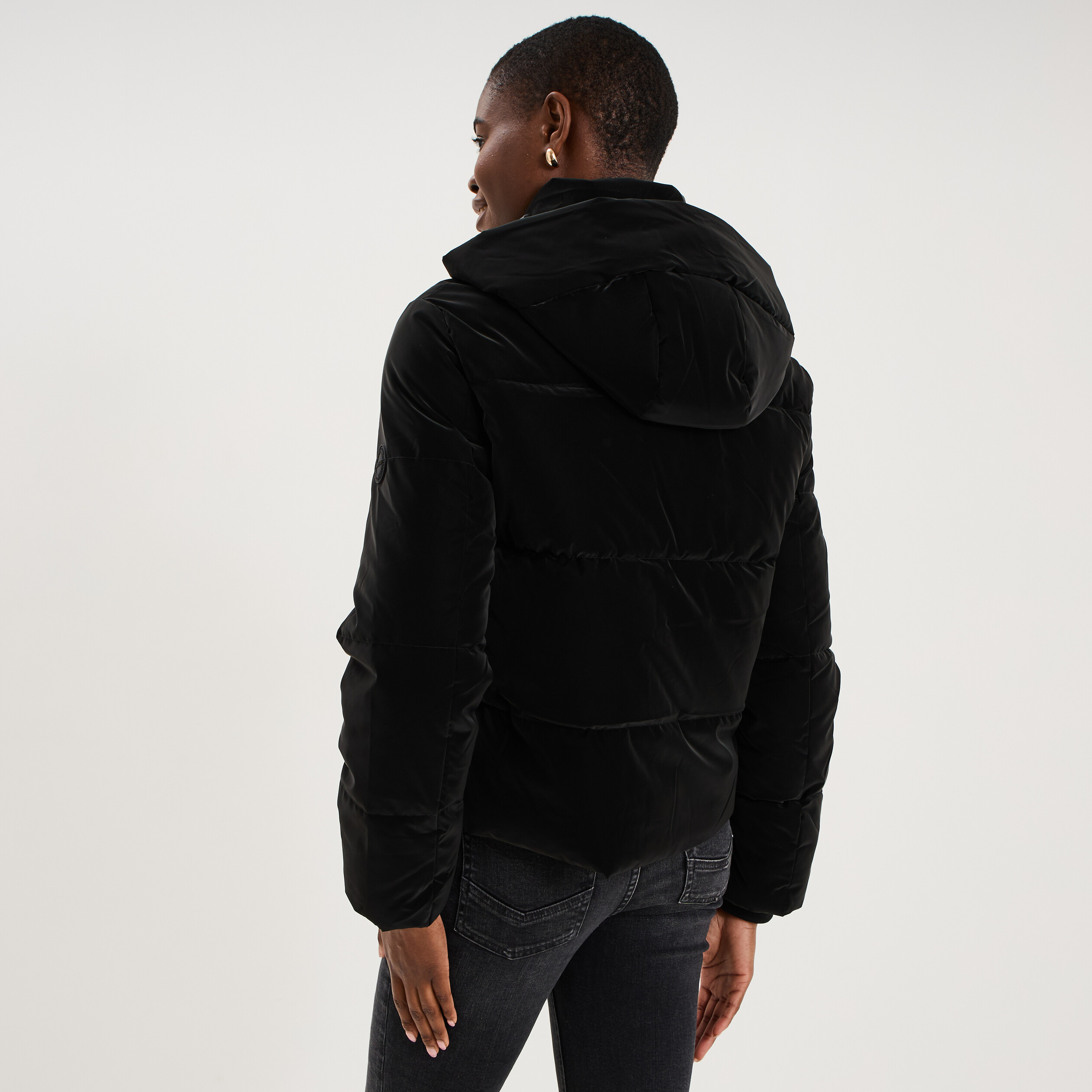 Doudoune courte imperm&eacute;able &agrave; capuche noir femme