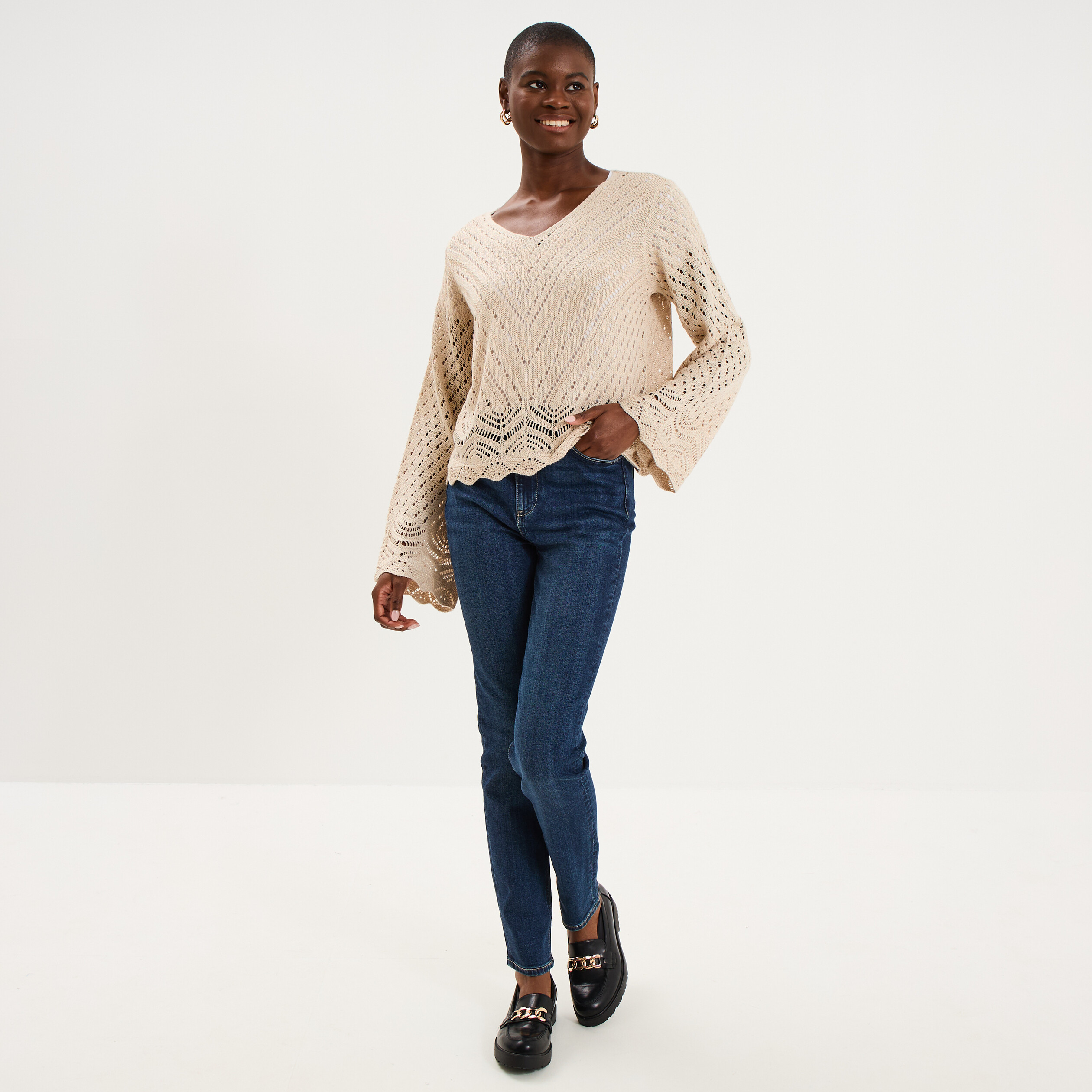 Pull ajour&eacute; col en V manches longues beige femme