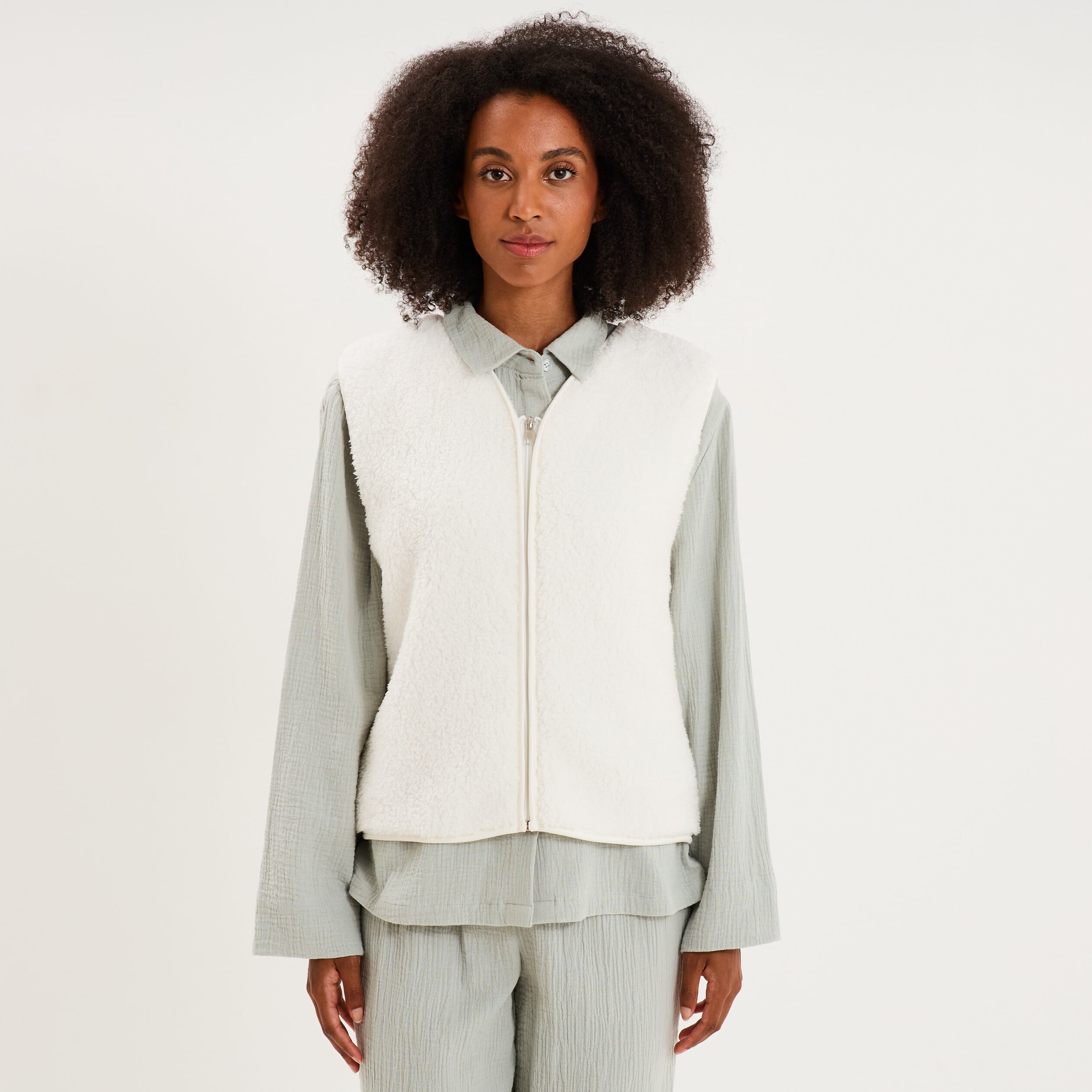 Gilet sans manches effet sherpa zipp&eacute; blanc femme