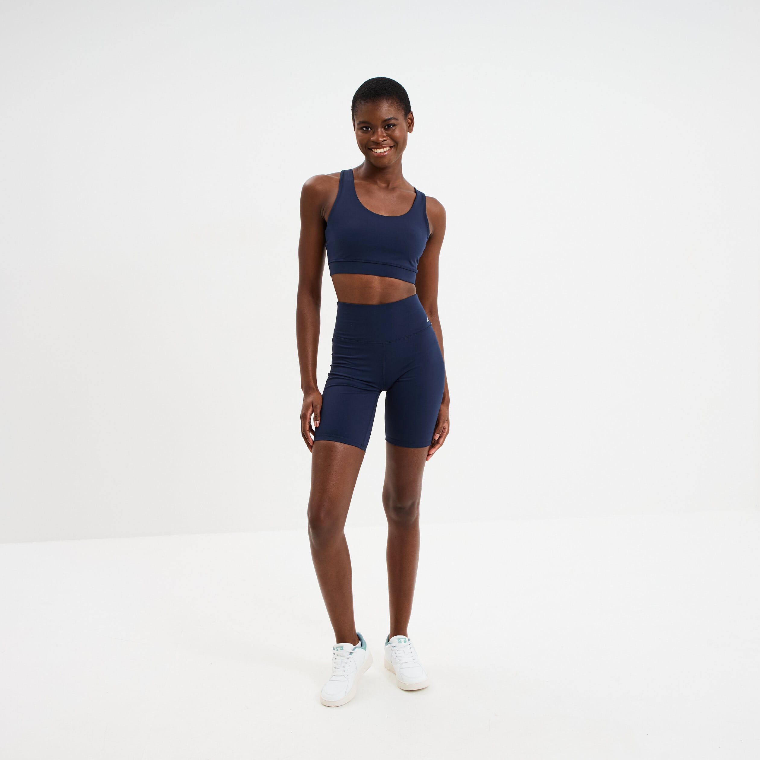 Short cycliste de sport taille haute bleu marine femme