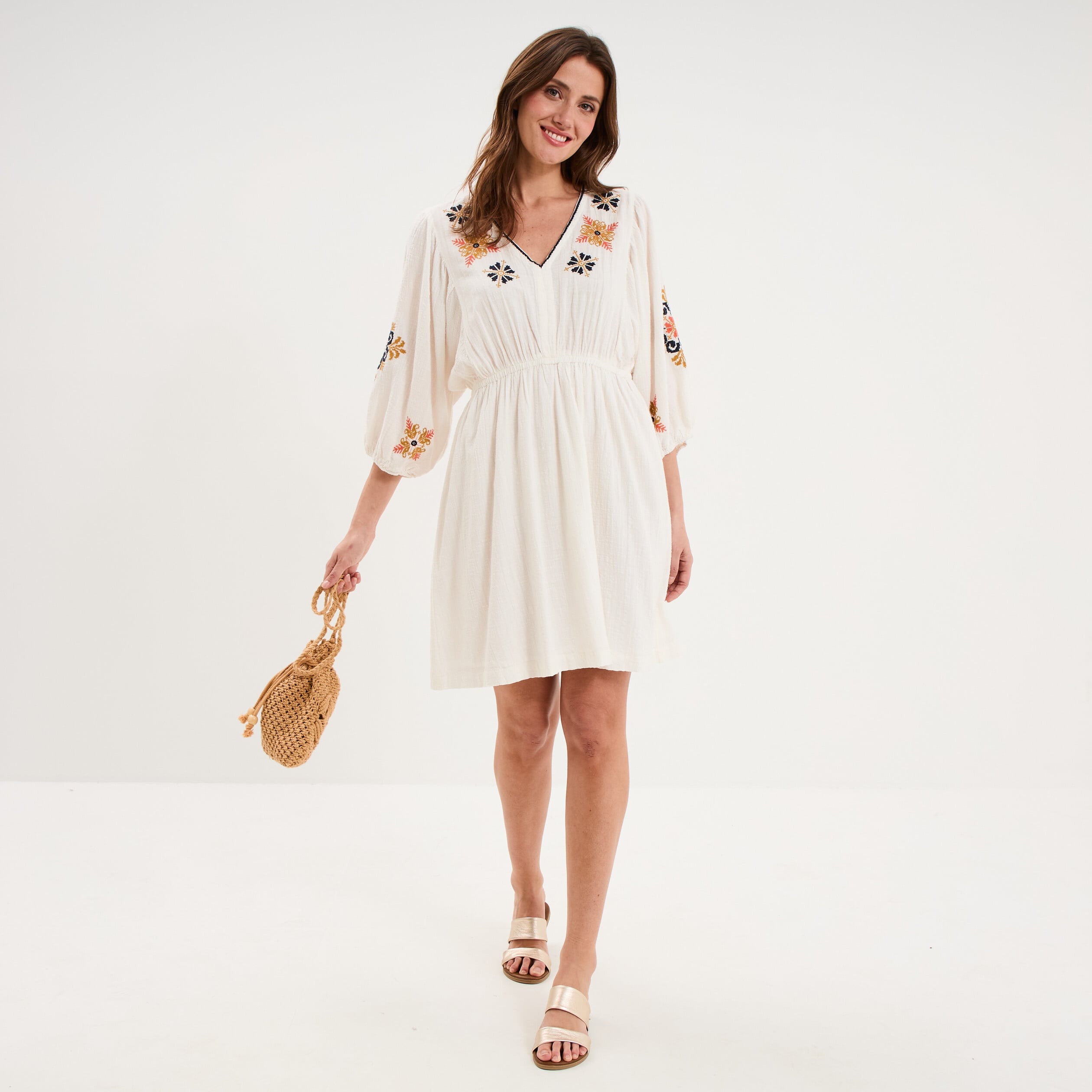 Robe courte brod&eacute;e taille &eacute;lastiqu&eacute;e ecru femme