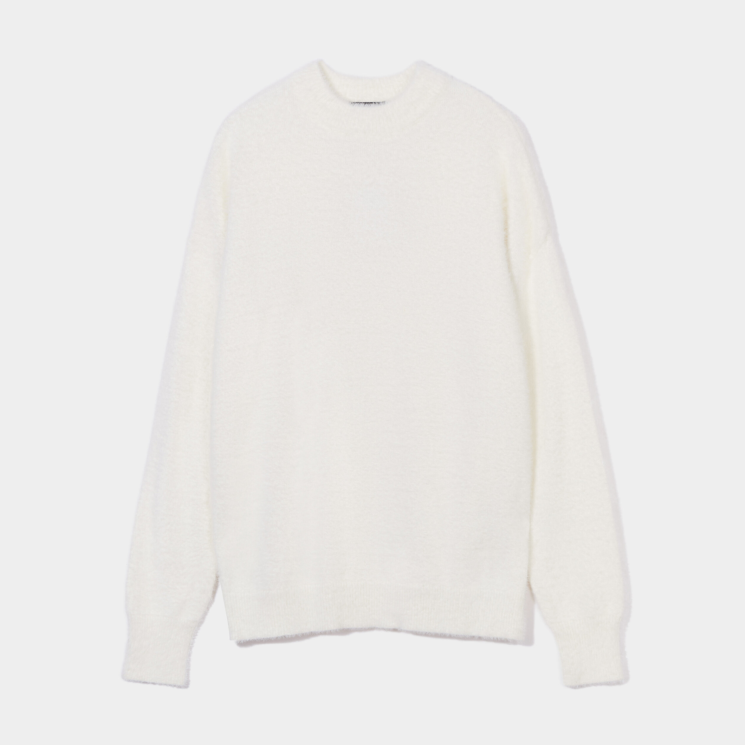 Pull mailles duveteuses col montant blanc femme