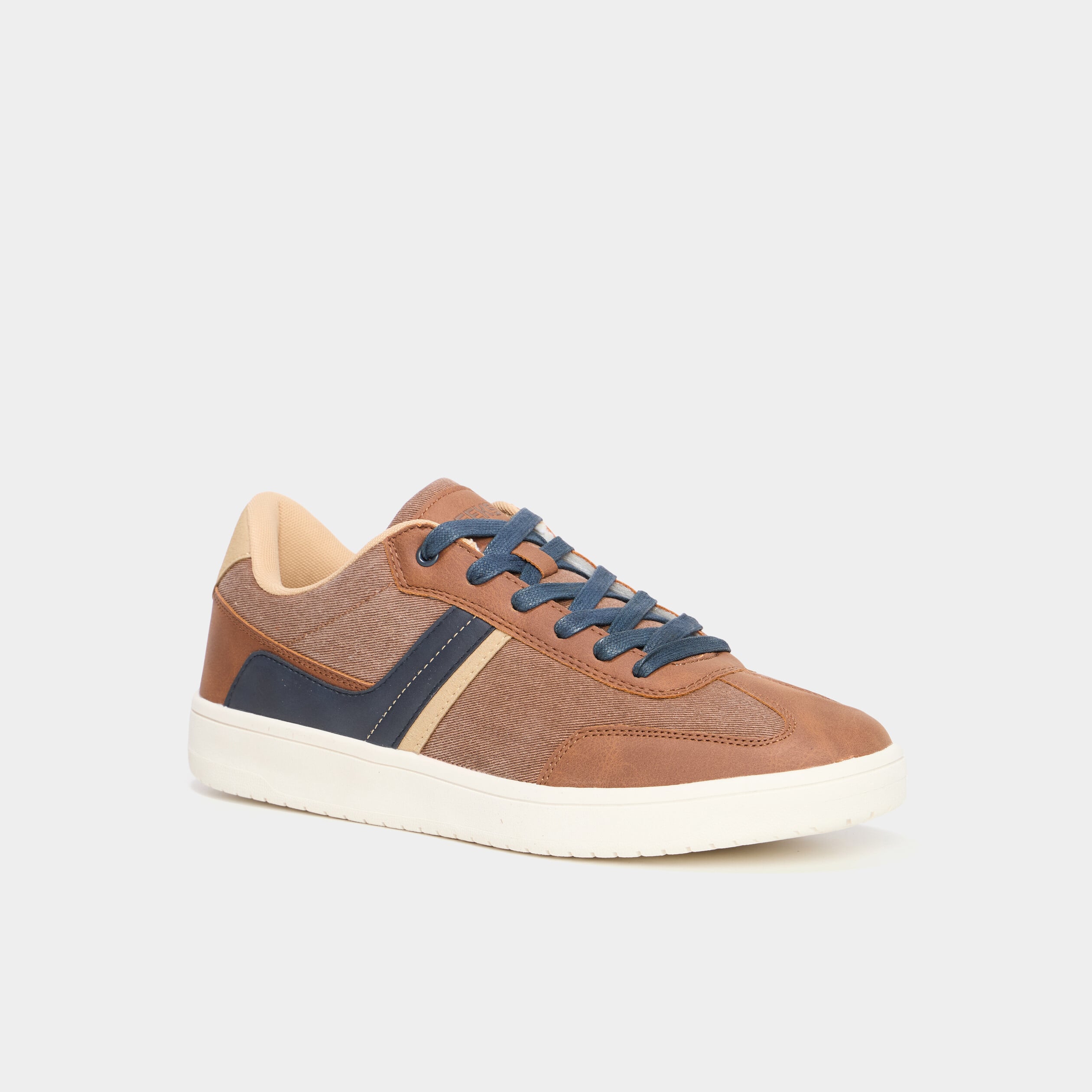 Tennis basses &agrave; lacets marron clair homme