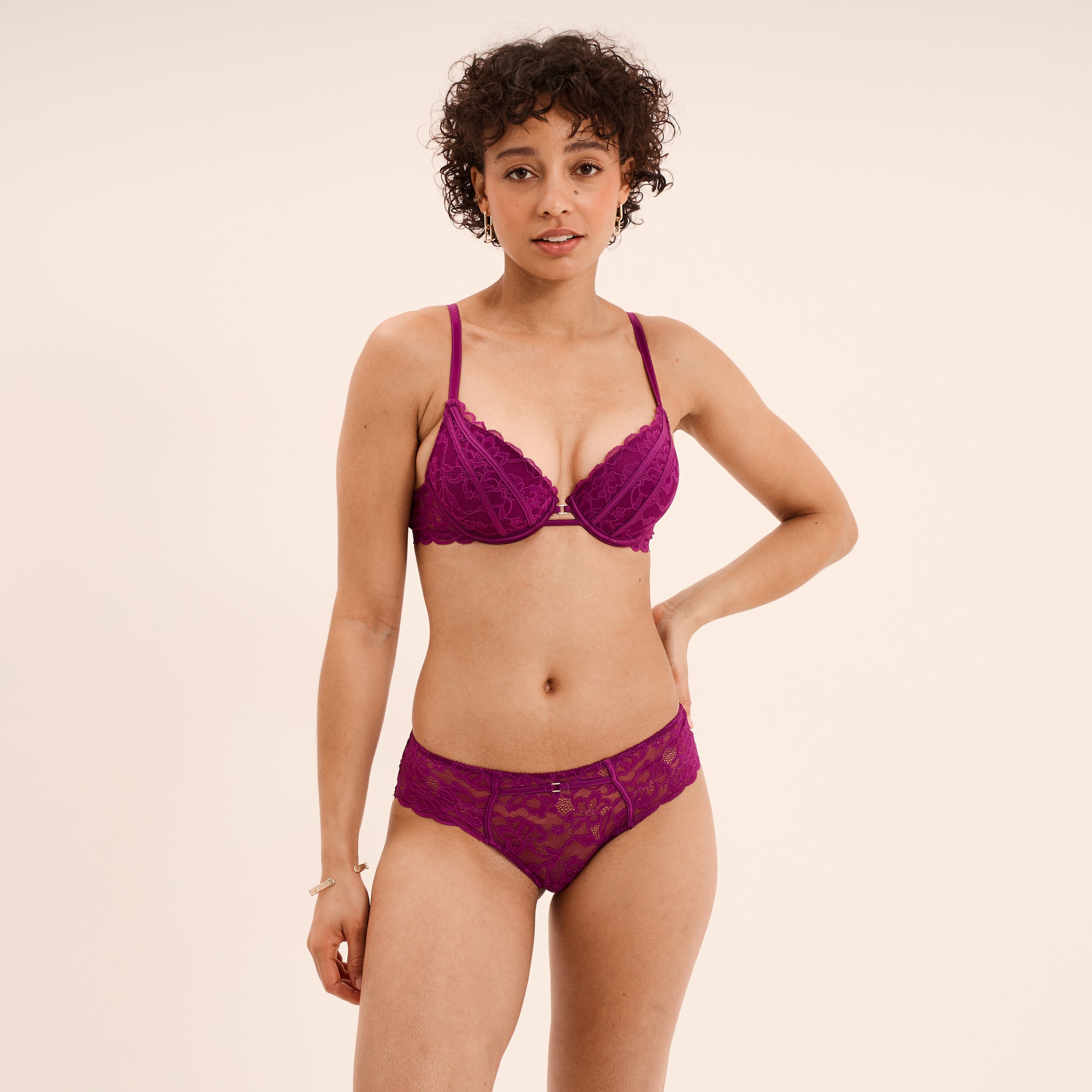 Soutien-gorge maxi push up dentelle violet fonc&eacute; femme